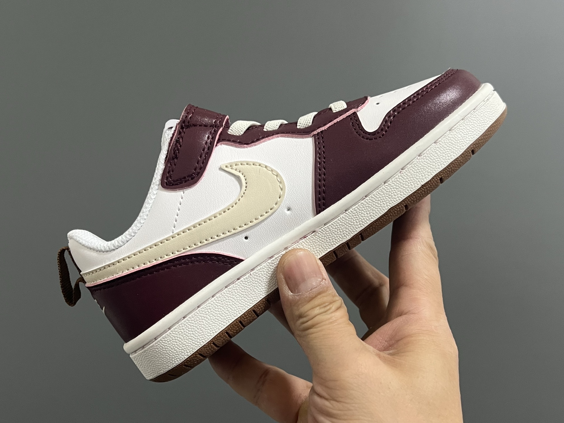 图片[6]-NK 空一号工装低帮魔术贴儿童板鞋小白鞋 尺码：22-37.5码 经典百搭板鞋小白鞋，学生时代必备❤️ 低帮魔术贴设计，穿脱方便✔️ 橡胶大底，耐磨防滑👍🏻 优质皮料拼接，质感满分💯-选品中心