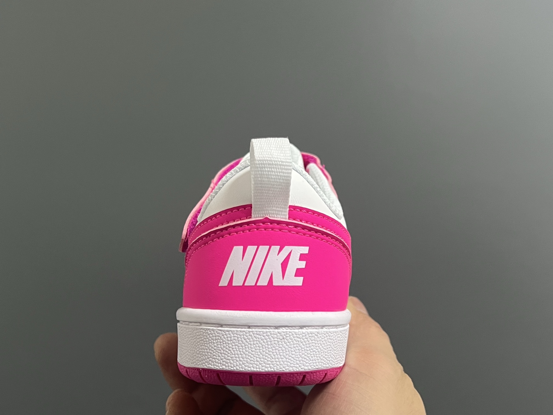 图片[7]-NK 空一号工装低帮魔术贴儿童板鞋小白鞋 尺码：22-37.5码 经典百搭板鞋小白鞋，学生时代必备❤️ 低帮魔术贴设计，穿脱方便✔️ 橡胶大底，耐磨防滑👍🏻 优质皮料拼接，质感满分💯-选品中心