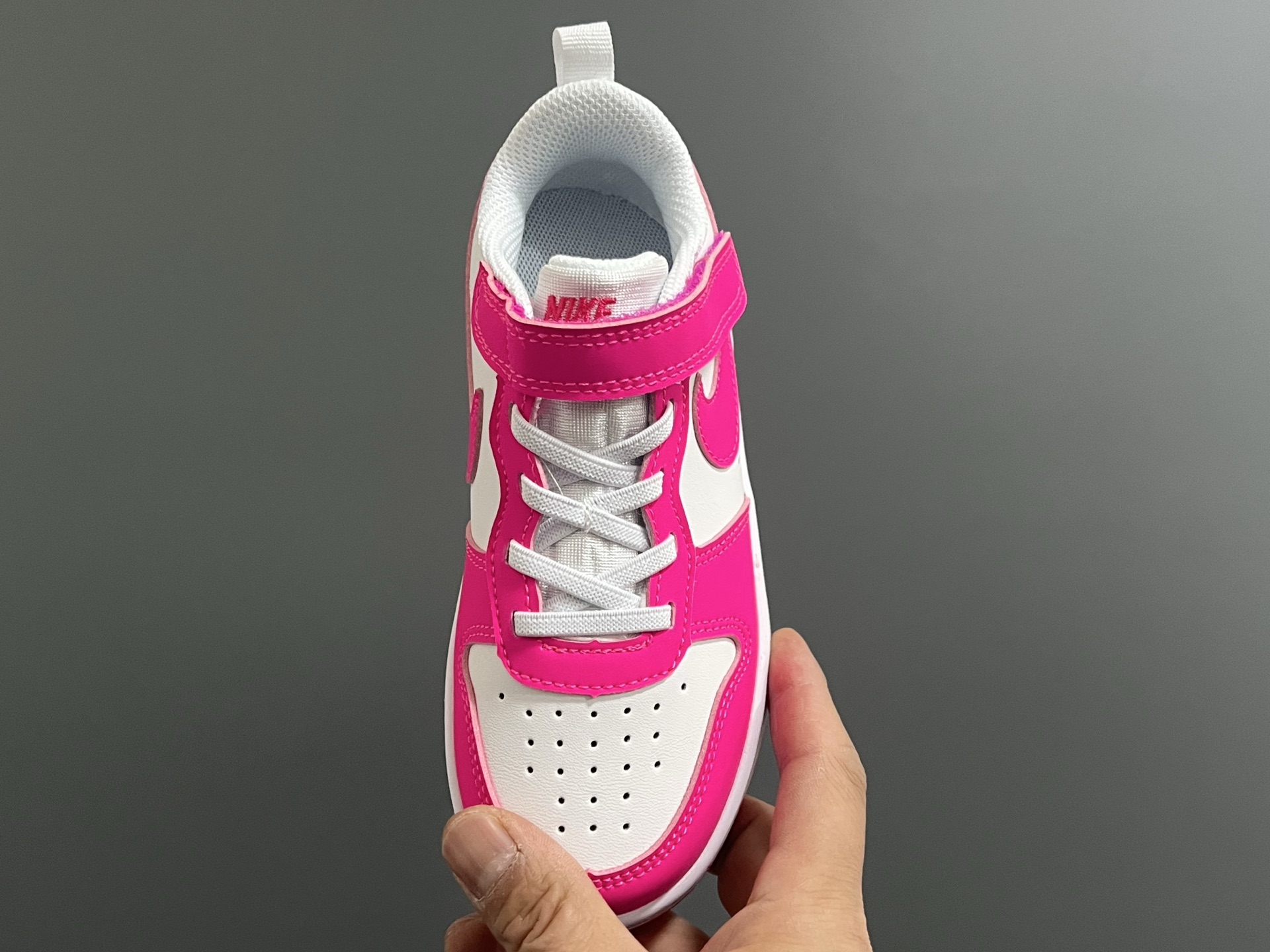 图片[8]-NK 空一号工装低帮魔术贴儿童板鞋小白鞋 尺码：22-37.5码 经典百搭板鞋小白鞋，学生时代必备❤️ 低帮魔术贴设计，穿脱方便✔️ 橡胶大底，耐磨防滑👍🏻 优质皮料拼接，质感满分💯-选品中心