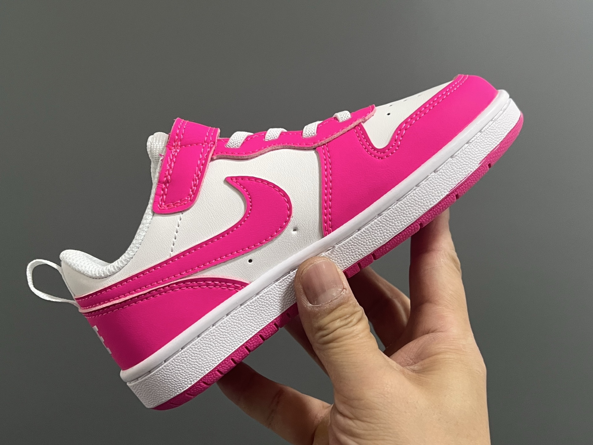 图片[6]-NK 空一号工装低帮魔术贴儿童板鞋小白鞋 尺码：22-37.5码 经典百搭板鞋小白鞋，学生时代必备❤️ 低帮魔术贴设计，穿脱方便✔️ 橡胶大底，耐磨防滑👍🏻 优质皮料拼接，质感满分💯-选品中心