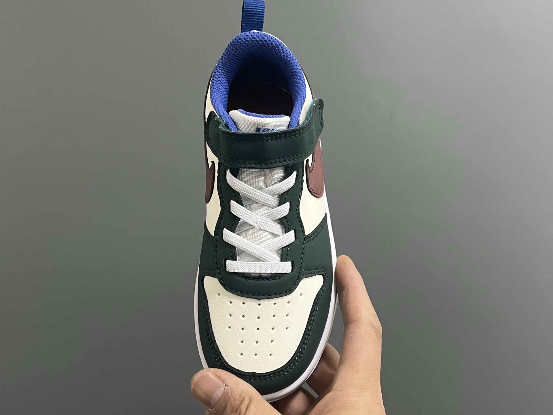 图片[7]-NK 空一号工装低帮魔术贴儿童板鞋小白鞋 尺码：22-37.5码 经典百搭板鞋小白鞋，学生时代必备❤️ 低帮魔术贴设计，穿脱方便✔️ 橡胶大底，耐磨防滑👍🏻 优质皮料拼接，质感满分💯-选品中心