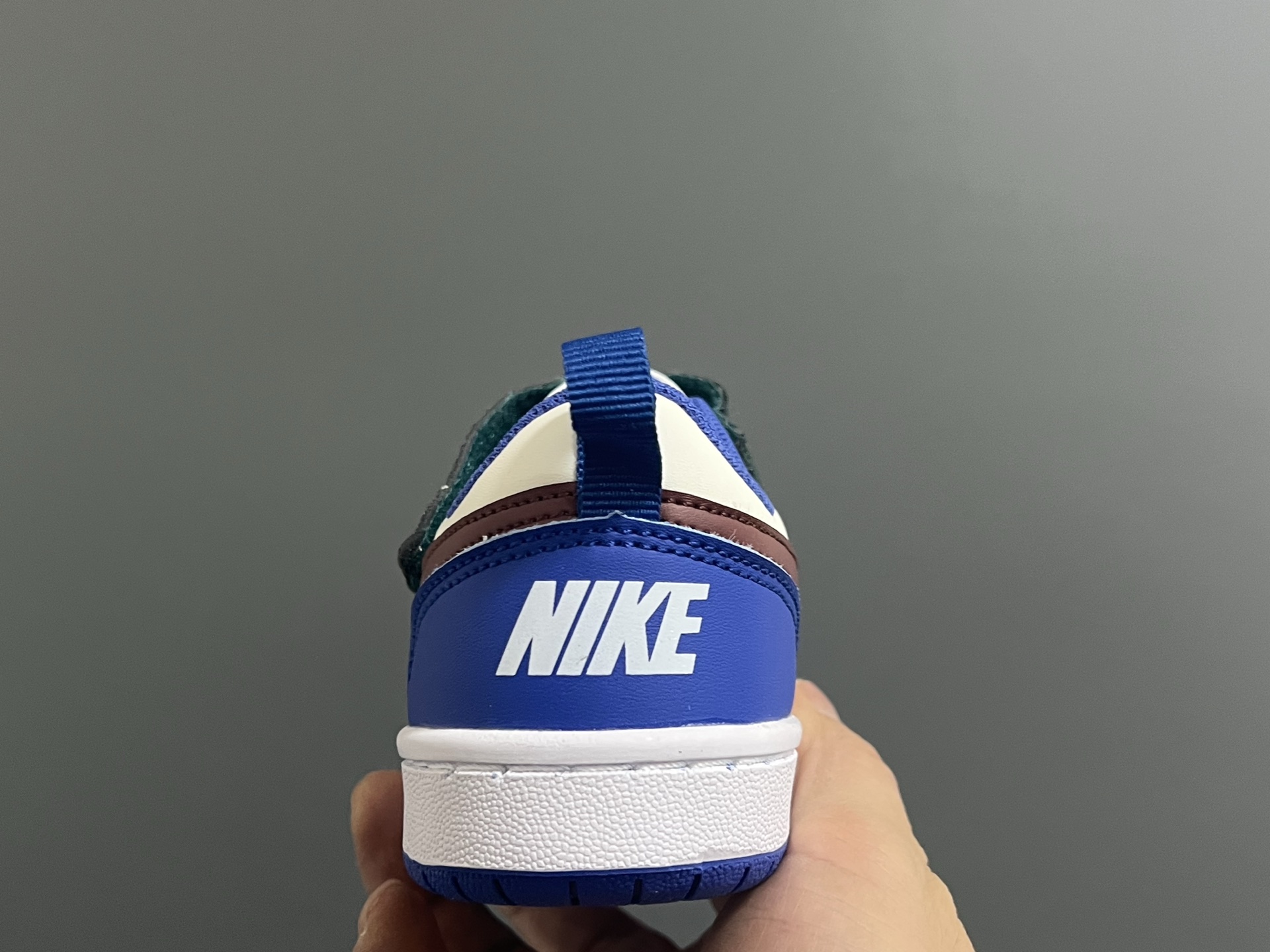 图片[6]-NK 空一号工装低帮魔术贴儿童板鞋小白鞋 尺码：22-37.5码 经典百搭板鞋小白鞋，学生时代必备❤️ 低帮魔术贴设计，穿脱方便✔️ 橡胶大底，耐磨防滑👍🏻 优质皮料拼接，质感满分💯-选品中心