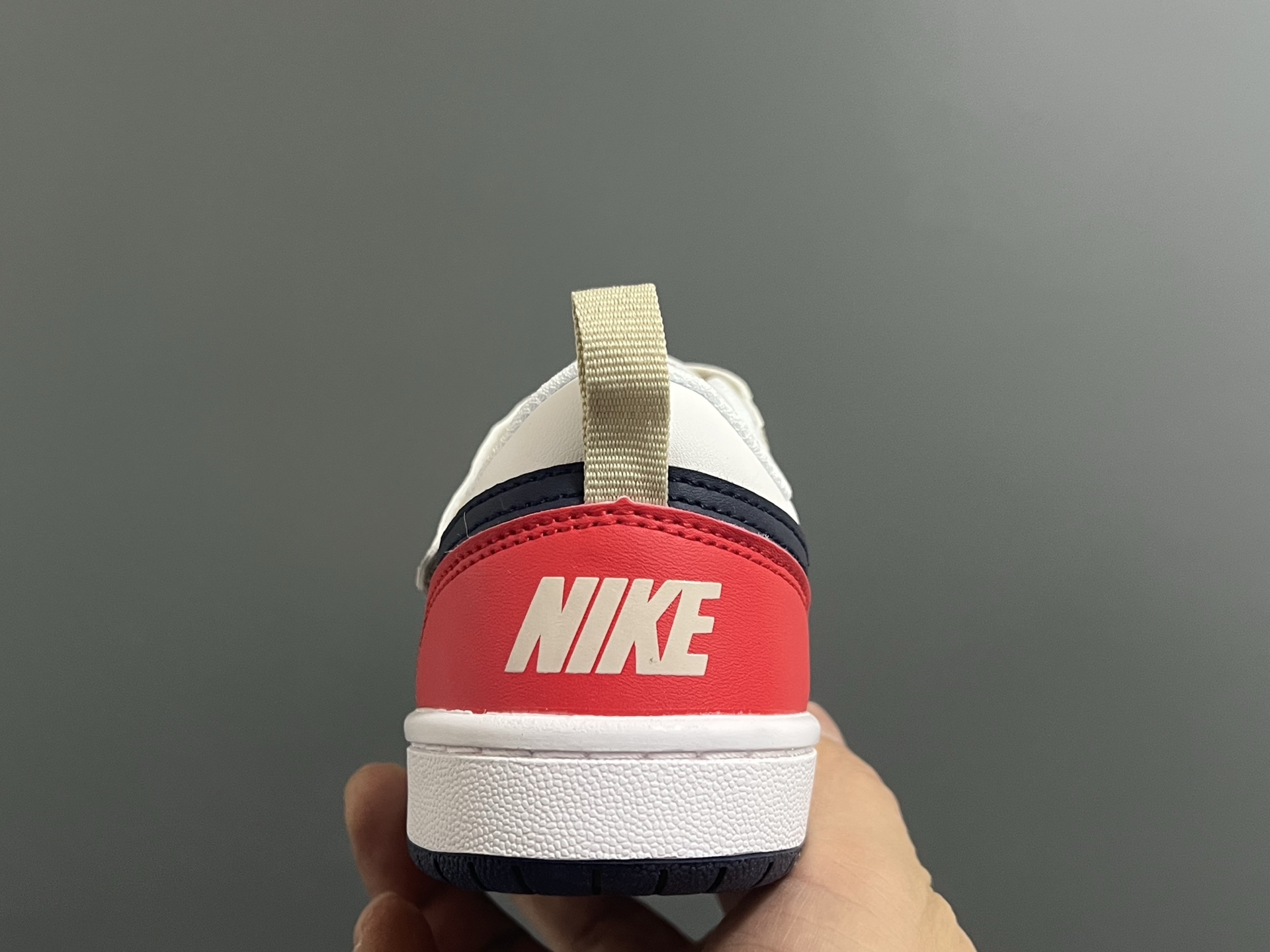 图片[7]-NK 空一号工装低帮魔术贴儿童板鞋小白鞋 尺码：22-37.5码 经典百搭板鞋小白鞋，学生时代必备❤️ 低帮魔术贴设计，穿脱方便✔️ 橡胶大底，耐磨防滑👍🏻 优质皮料拼接，质感满分💯-选品中心