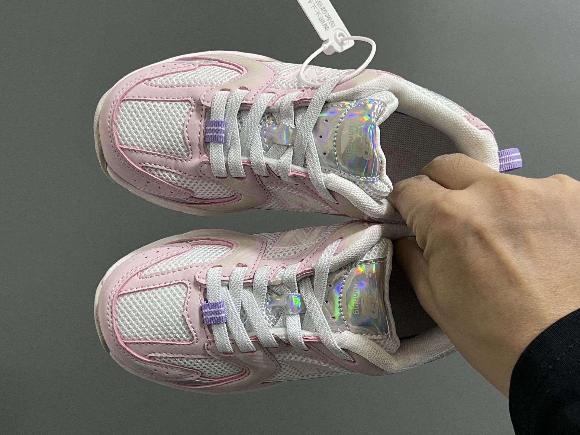 牛B 春秋新款530网面儿童松紧带老爹运动鞋 尺码：26-37码 真的期待了好久，终于来咯👏🏻 囤起来开春必备❤️ 松紧带设计，海玻璃鞋垫超舒适☁️ 经典老爹款式，潮范儿十足🆒 超爱的新品🆕自留推荐❤️-选品中心