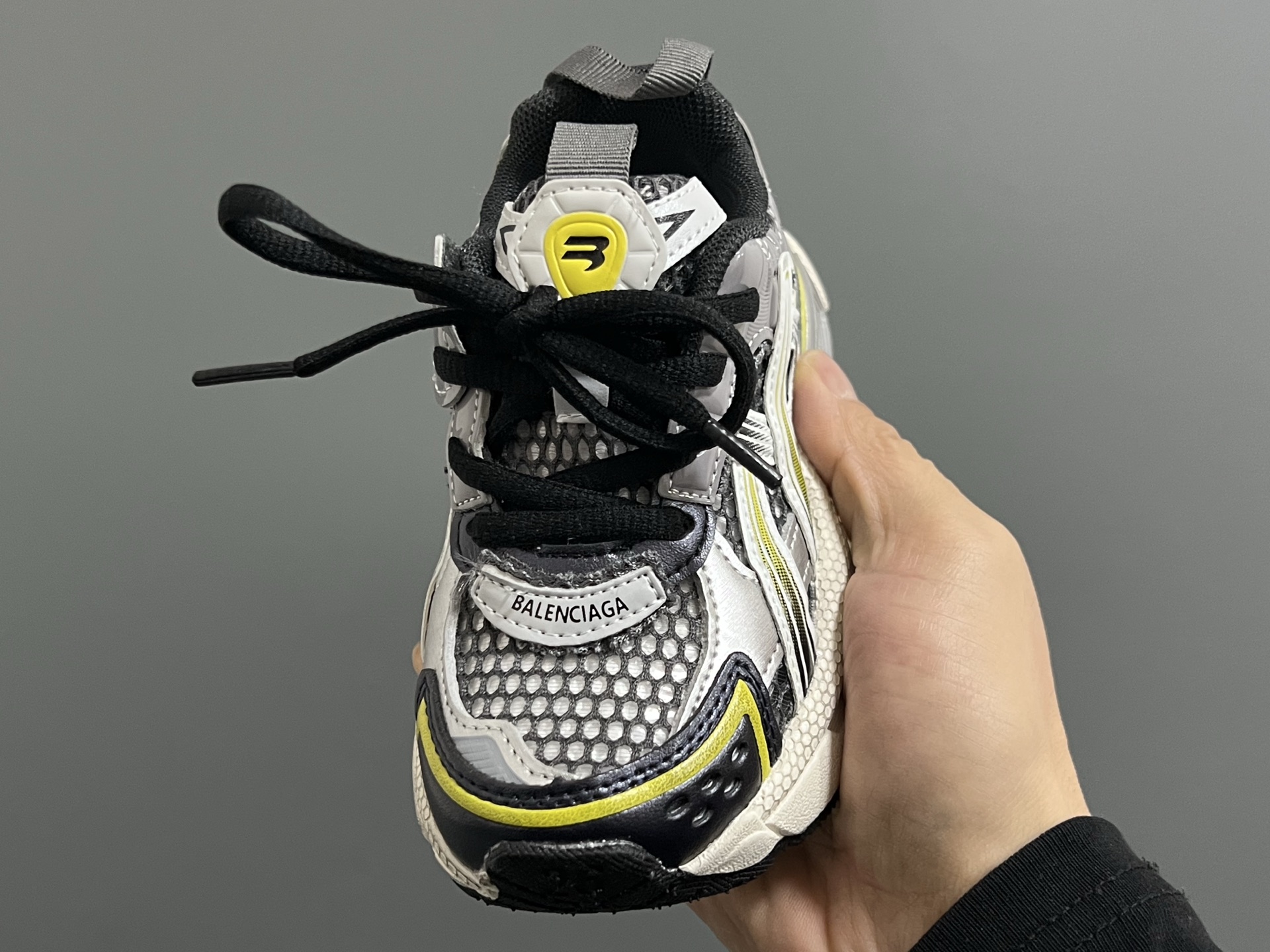 图片[3]-巴黎世家新款网面7.5代儿童魔术贴老爹鞋 尺码：26-37码 经典巴黎世家7.5老爹款式🆕 网面设计，透气又舒适☁️ 魔术贴设计，穿脱超方便✌🏻 耐磨防滑大底，脚感不言而喻✔️-选品中心