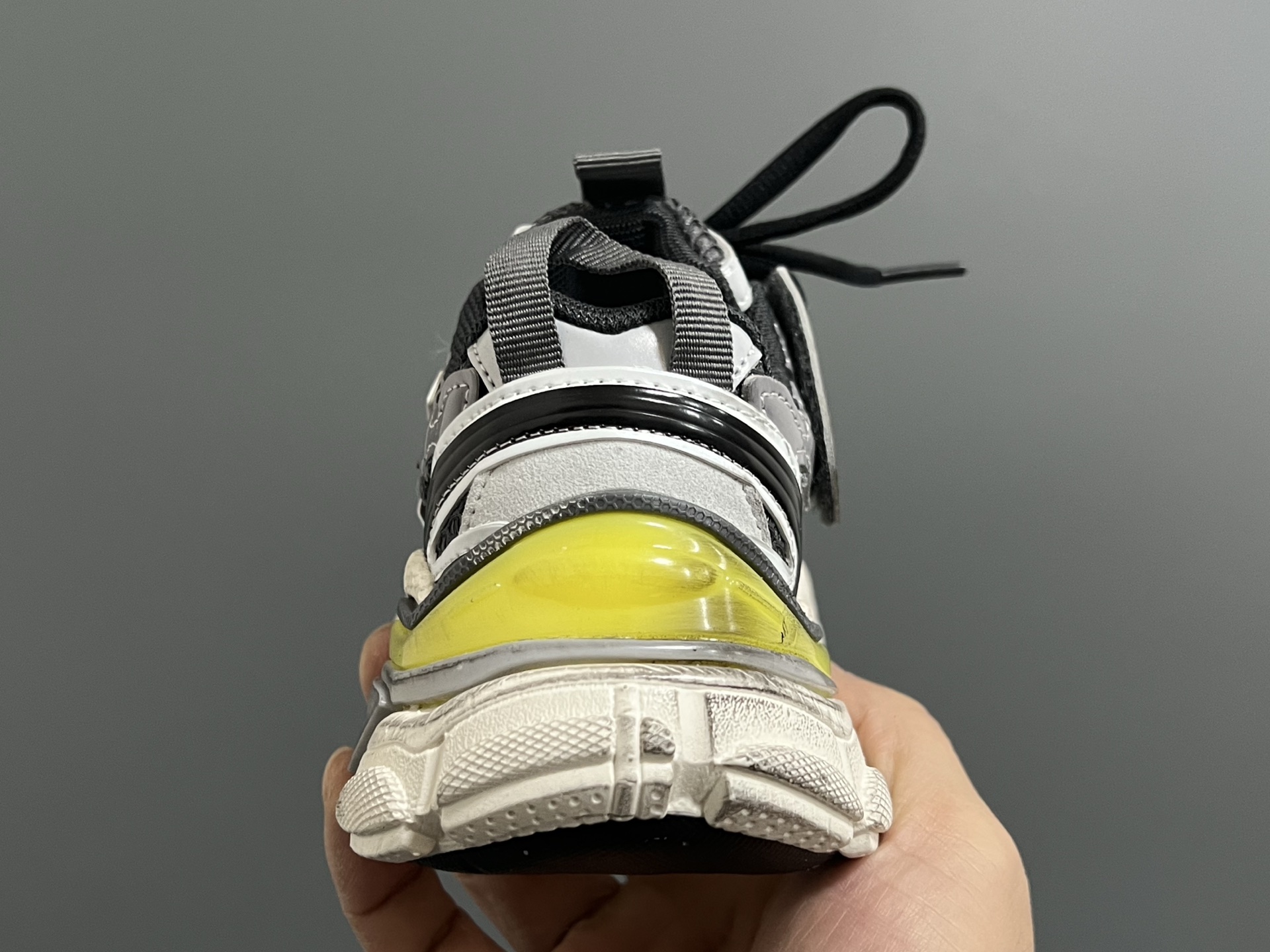 图片[7]-巴黎世家新款网面7.5代儿童魔术贴老爹鞋 尺码：26-37码 经典巴黎世家7.5老爹款式🆕 网面设计，透气又舒适☁️ 魔术贴设计，穿脱超方便✌🏻 耐磨防滑大底，脚感不言而喻✔️-选品中心