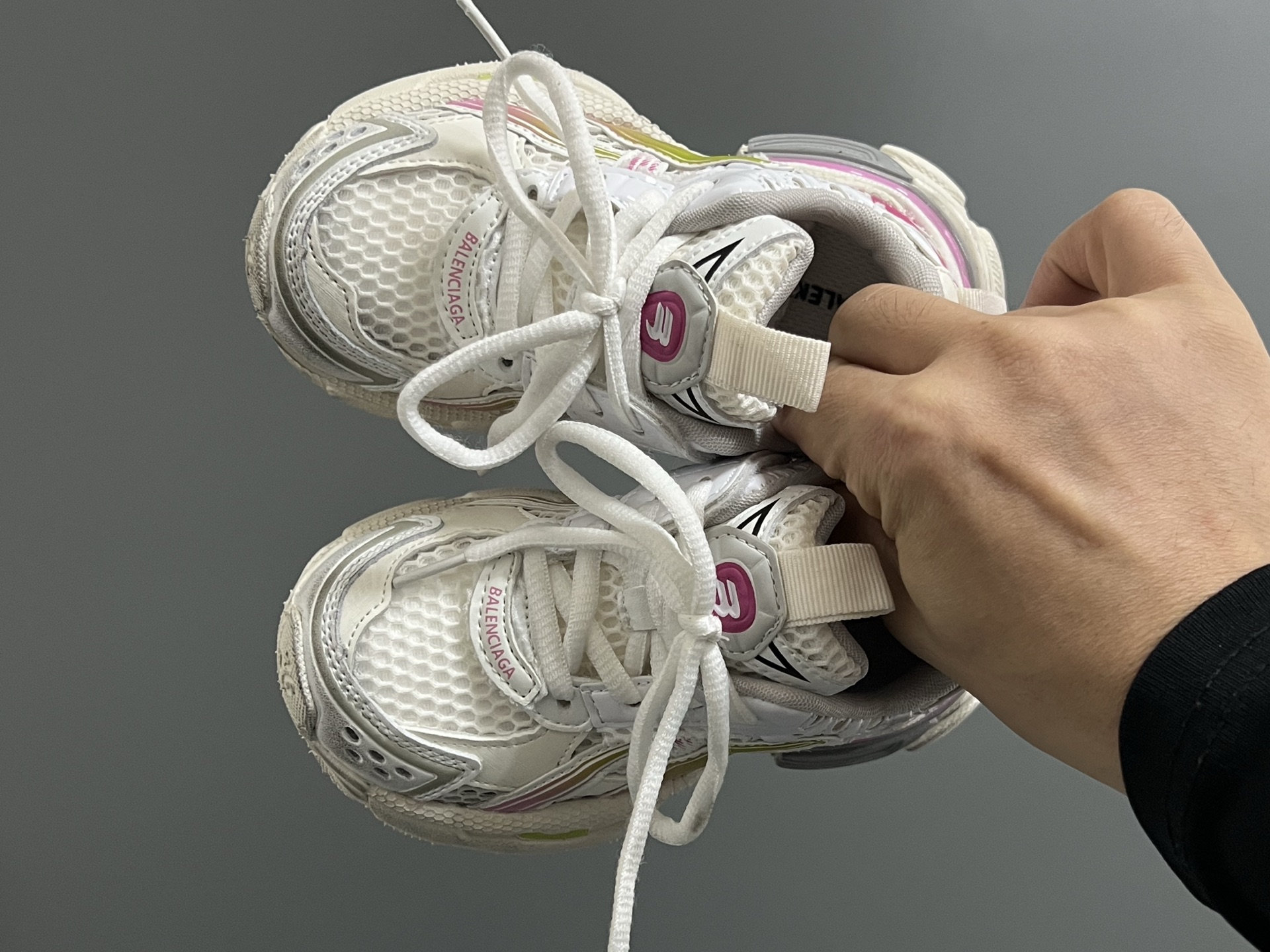 巴黎世家新款网面7.5代儿童魔术贴老爹鞋 尺码：26-37码 经典巴黎世家7.5老爹款式🆕 网面设计，透气又舒适☁️ 魔术贴设计，穿脱超方便✌🏻 耐磨防滑大底，脚感不言而喻✔️-选品中心