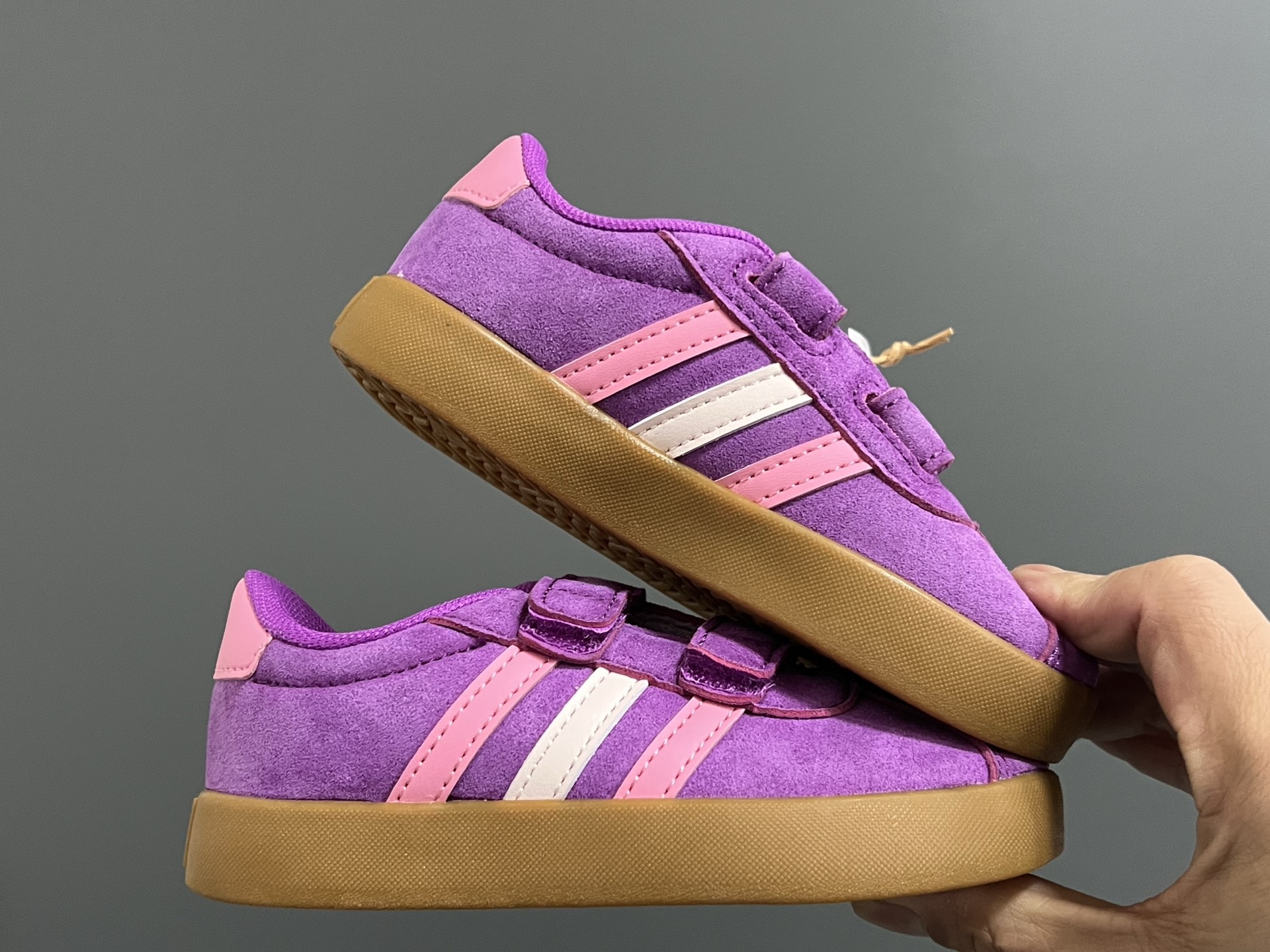 图片[9]-AD学院风儿童魔术贴休闲鞋22-37码 22-27码双扣魔术贴 28-37码魔术贴➕松紧带 优质皮料，质感超高级‼️魔术贴设计，穿脱方便✌🏻 耐磨防滑大底，满足日常生活👍🏻-选品中心