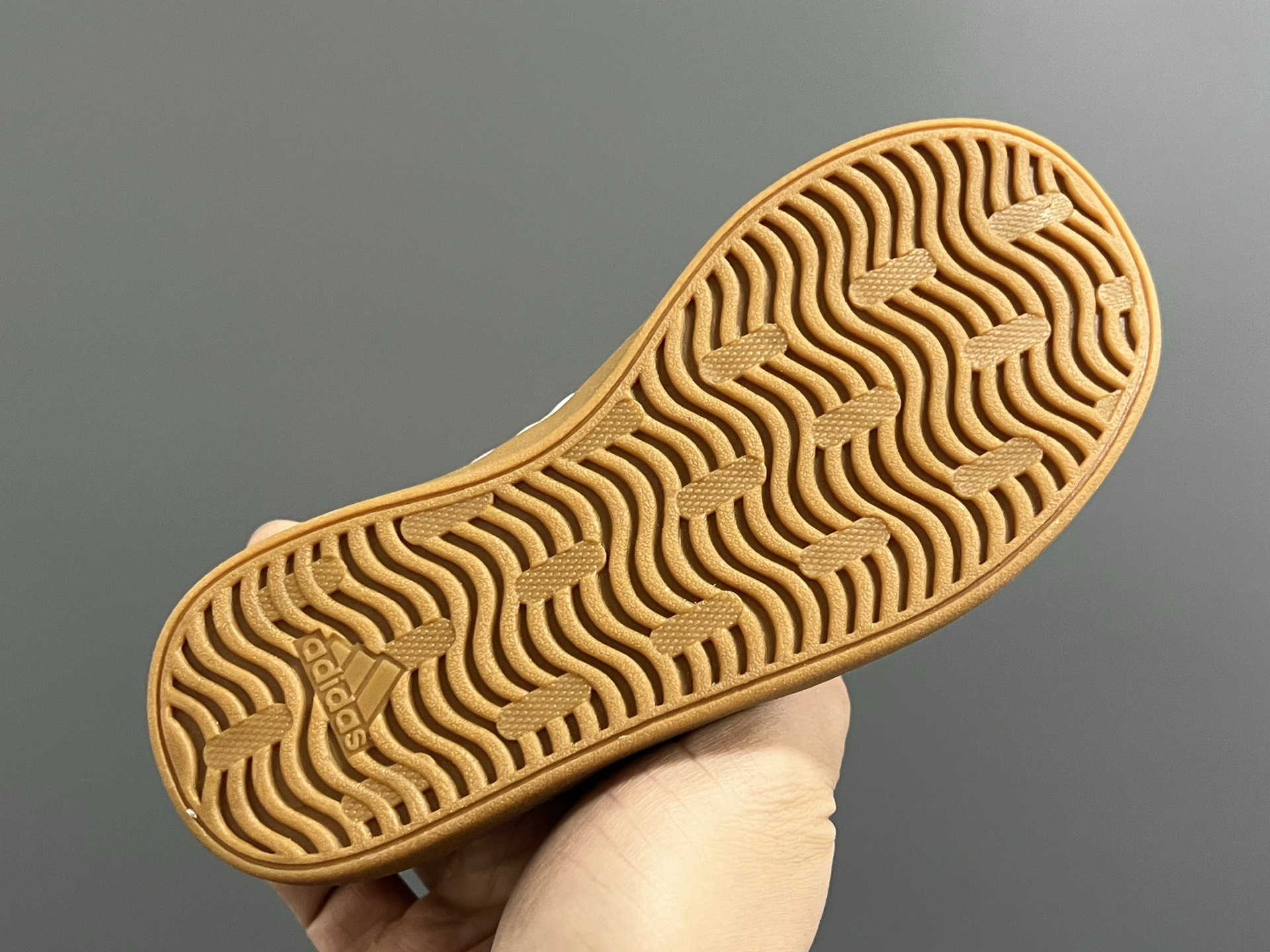 图片[5]-AD学院风儿童魔术贴休闲鞋22-37码 22-27码双扣魔术贴 28-37码魔术贴➕松紧带 优质皮料，质感超高级‼️魔术贴设计，穿脱方便✌🏻 耐磨防滑大底，满足日常生活👍🏻-选品中心