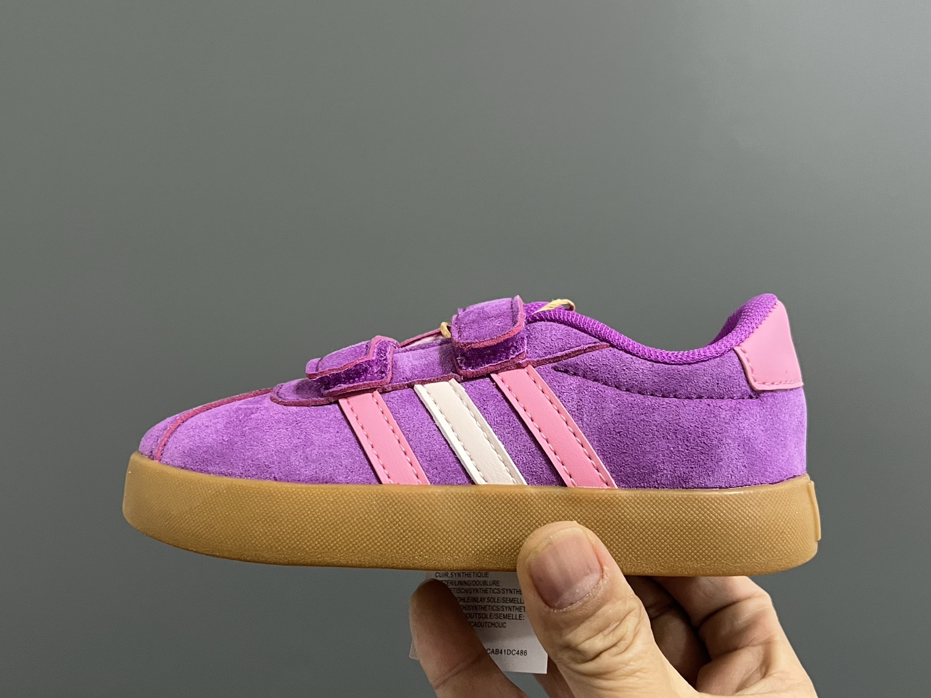 图片[4]-AD学院风儿童魔术贴休闲鞋22-37码 22-27码双扣魔术贴 28-37码魔术贴➕松紧带 优质皮料，质感超高级‼️魔术贴设计，穿脱方便✌🏻 耐磨防滑大底，满足日常生活👍🏻-选品中心