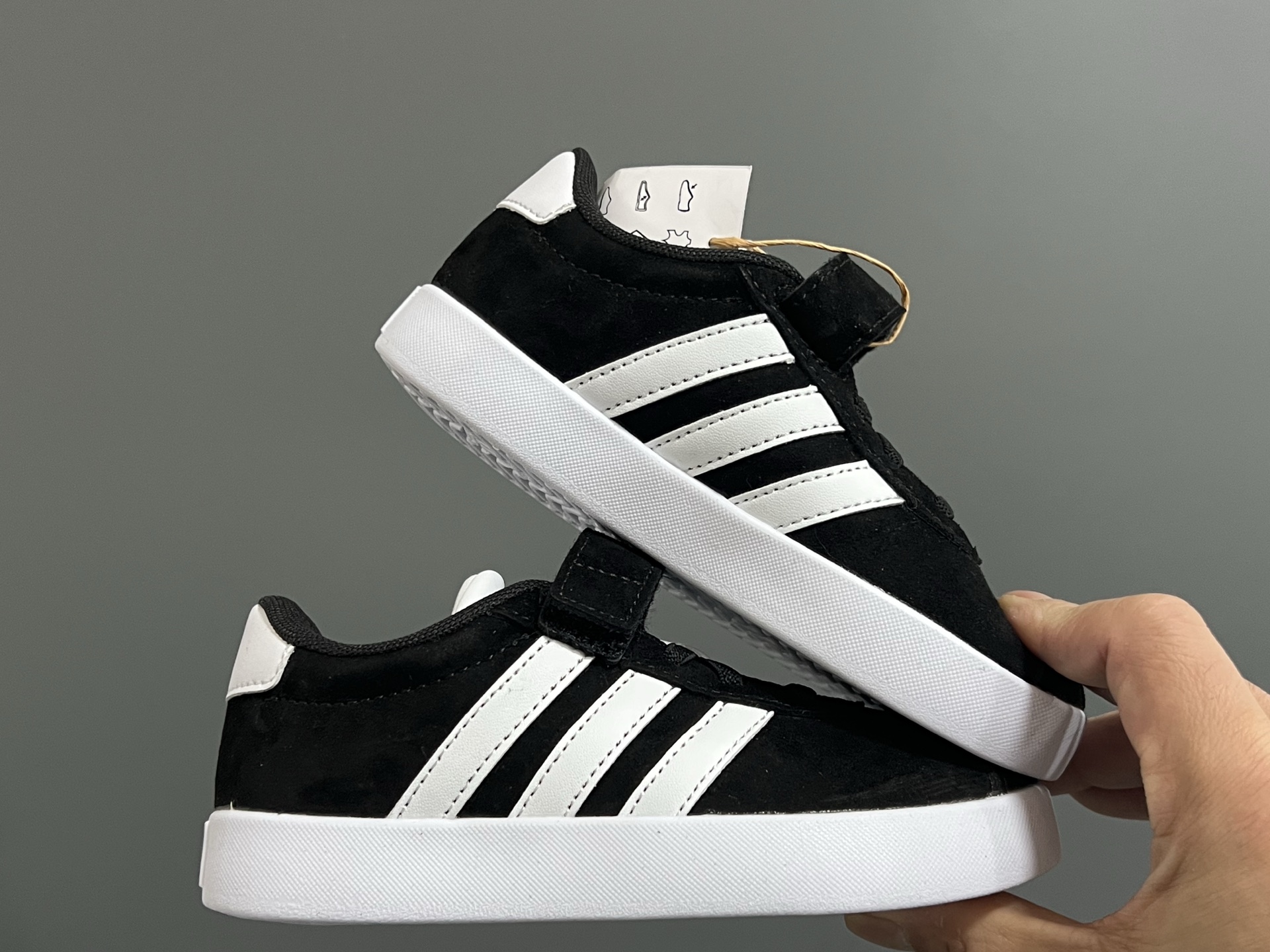 图片[9]-AD学院风儿童魔术贴休闲鞋22-37码 22-27码双扣魔术贴 28-37码魔术贴➕松紧带 优质皮料，质感超高级‼️魔术贴设计，穿脱方便✌🏻 耐磨防滑大底，满足日常生活👍🏻-选品中心