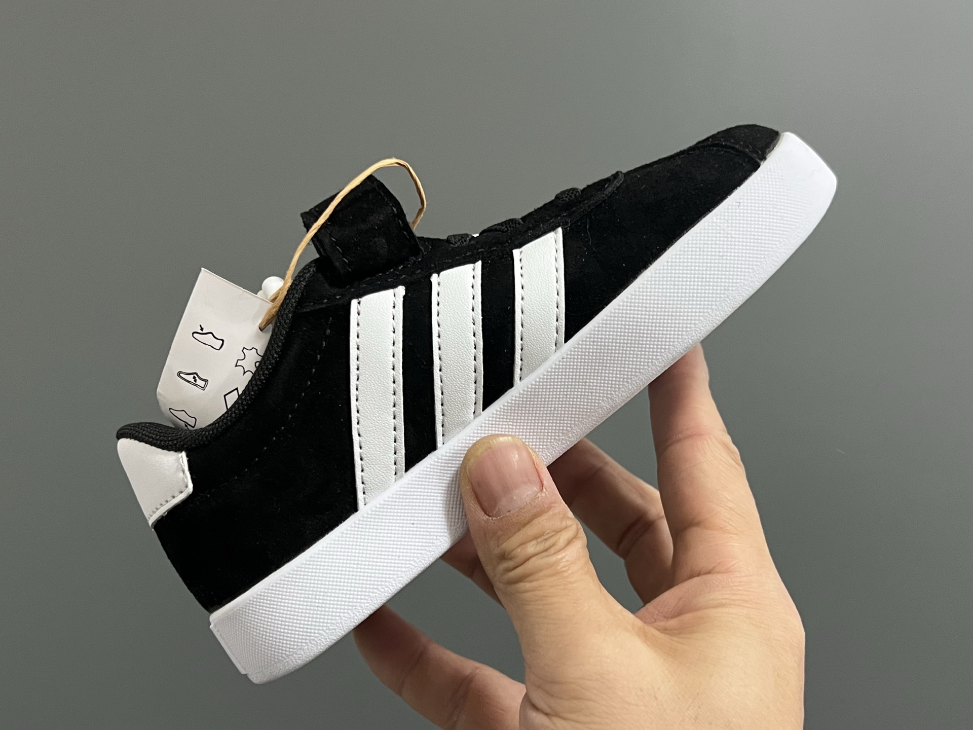 图片[6]-AD学院风儿童魔术贴休闲鞋22-37码 22-27码双扣魔术贴 28-37码魔术贴➕松紧带 优质皮料，质感超高级‼️魔术贴设计，穿脱方便✌🏻 耐磨防滑大底，满足日常生活👍🏻-选品中心