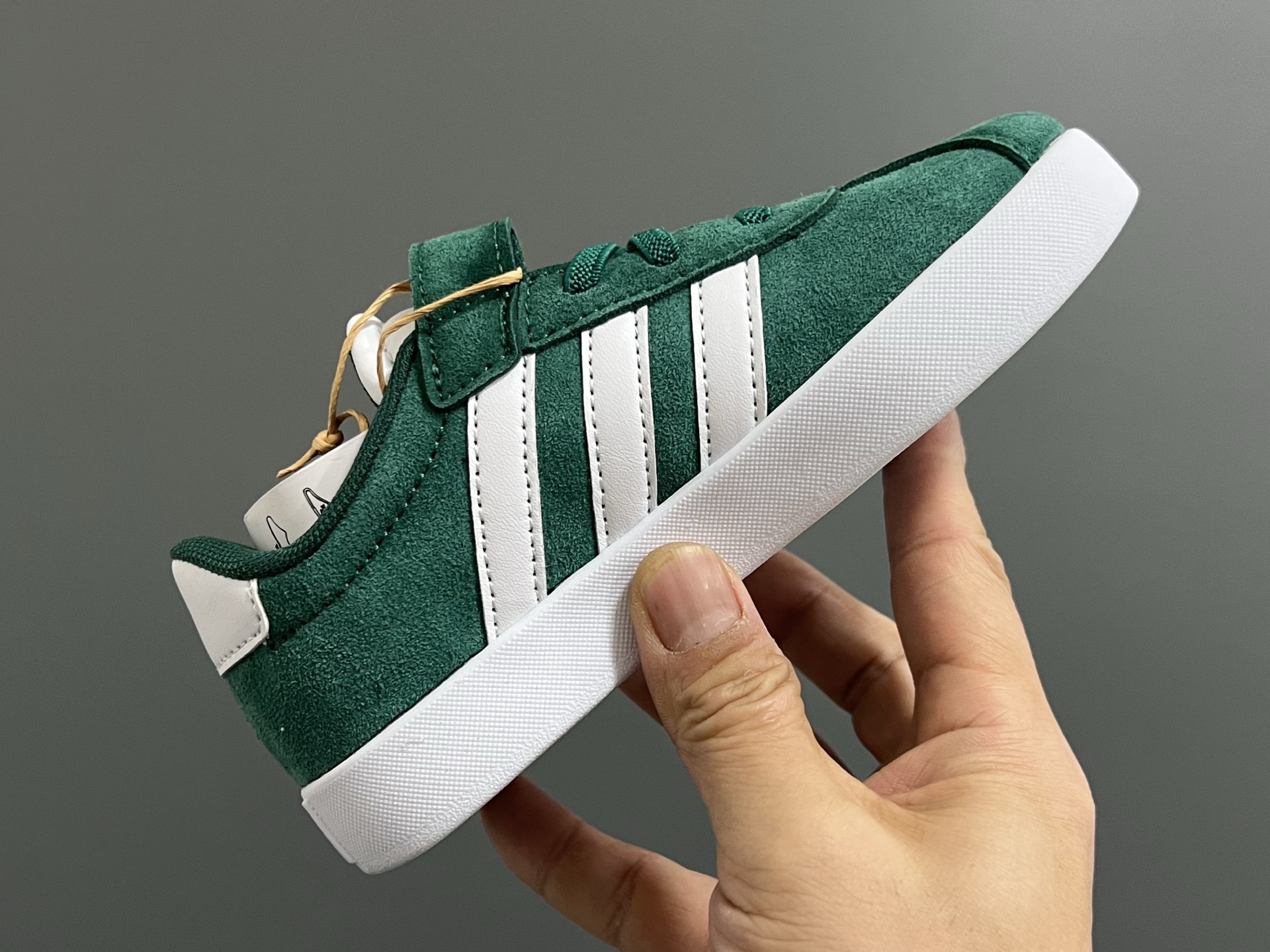 图片[7]-AD学院风儿童魔术贴休闲鞋22-37码 22-27码双扣魔术贴 28-37码魔术贴➕松紧带 优质皮料，质感超高级‼️魔术贴设计，穿脱方便✌🏻 耐磨防滑大底，满足日常生活👍🏻-选品中心