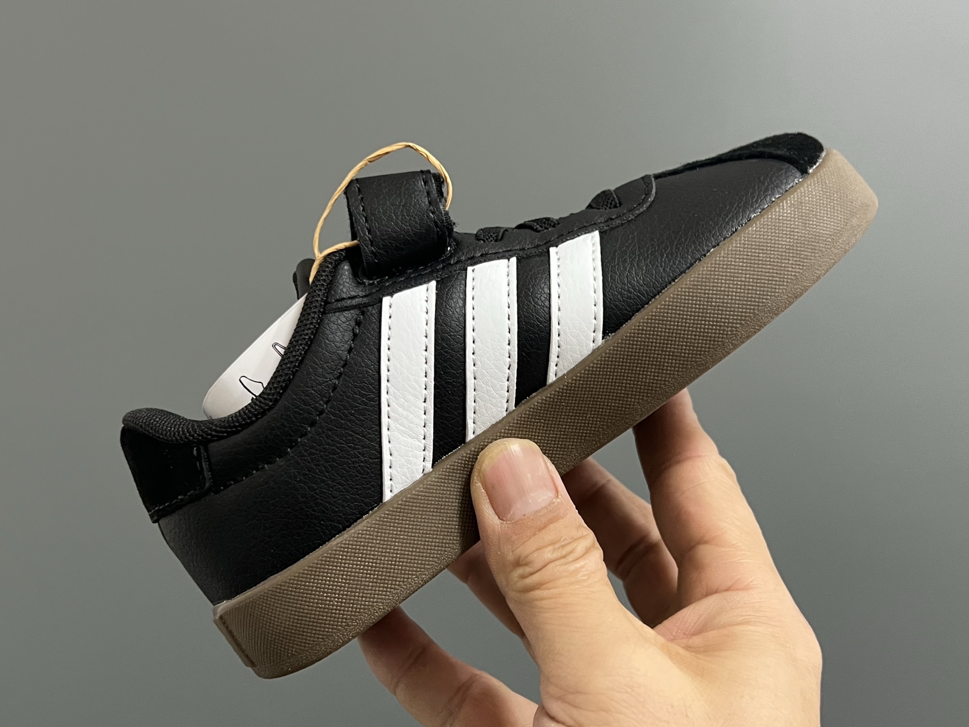 图片[6]-AD学院风儿童魔术贴休闲鞋22-37码 22-27码双扣魔术贴 28-37码魔术贴➕松紧带 优质皮料，质感超高级‼️魔术贴设计，穿脱方便✌🏻 耐磨防滑大底，满足日常生活👍🏻-选品中心