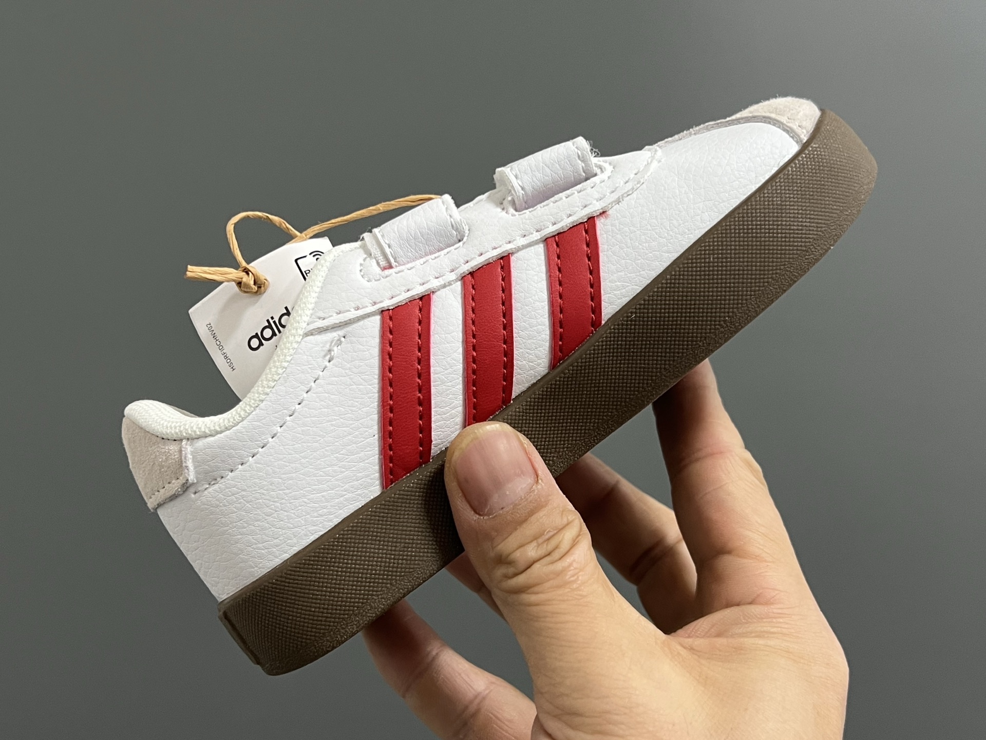 图片[6]-AD学院风儿童魔术贴休闲鞋22-37码 22-27码双扣魔术贴 28-37码魔术贴➕松紧带 优质皮料，质感超高级‼️魔术贴设计，穿脱方便✌🏻 耐磨防滑大底，满足日常生活👍🏻-选品中心