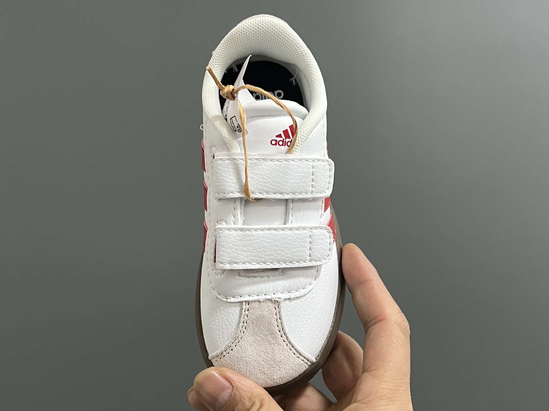 图片[8]-AD学院风儿童魔术贴休闲鞋22-37码 22-27码双扣魔术贴 28-37码魔术贴➕松紧带 优质皮料，质感超高级‼️魔术贴设计，穿脱方便✌🏻 耐磨防滑大底，满足日常生活👍🏻-选品中心