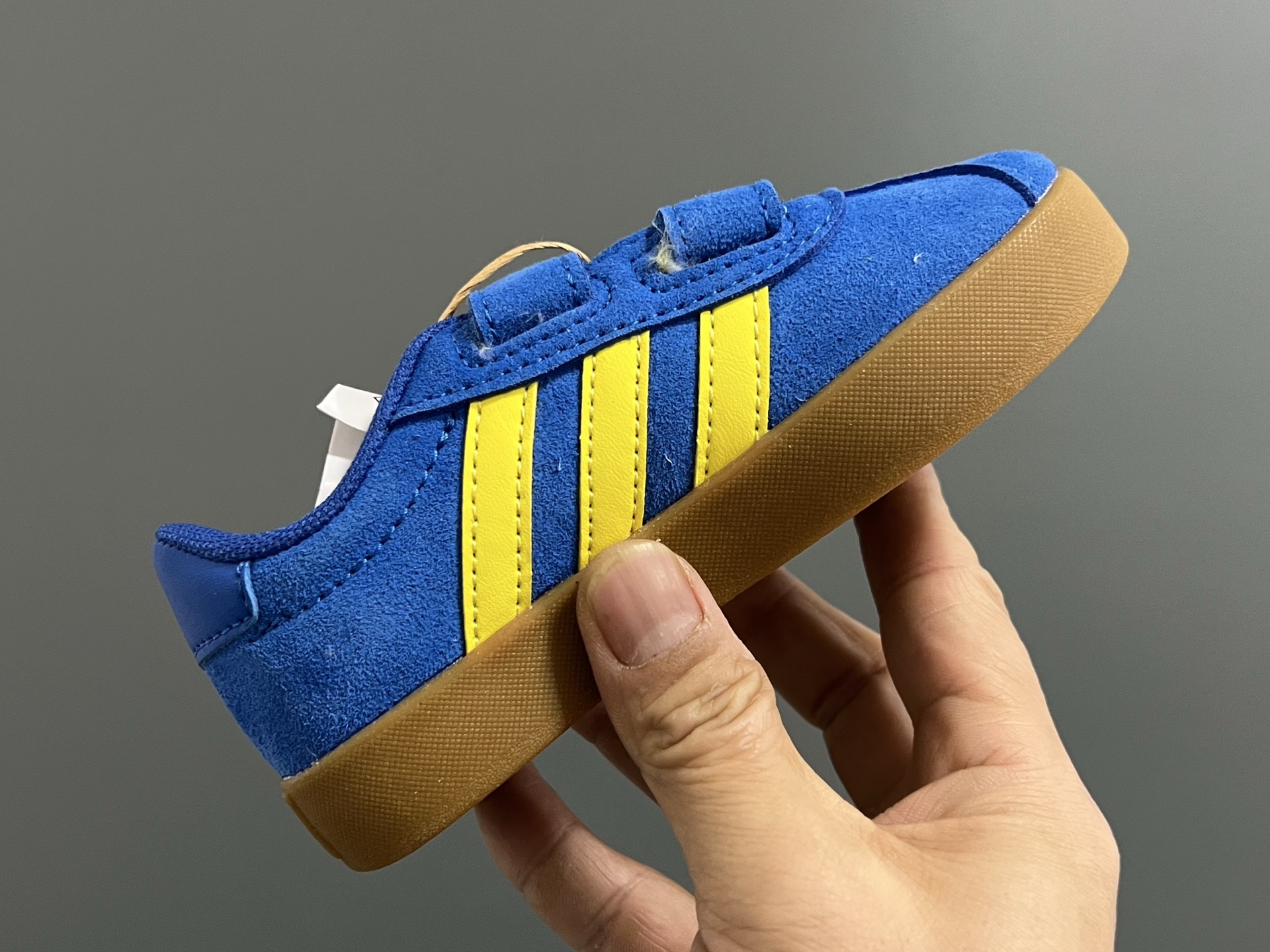 图片[7]-AD学院风儿童魔术贴休闲鞋22-37码 22-27码双扣魔术贴 28-37码魔术贴➕松紧带 优质皮料，质感超高级‼️魔术贴设计，穿脱方便✌🏻 耐磨防滑大底，满足日常生活👍🏻-选品中心