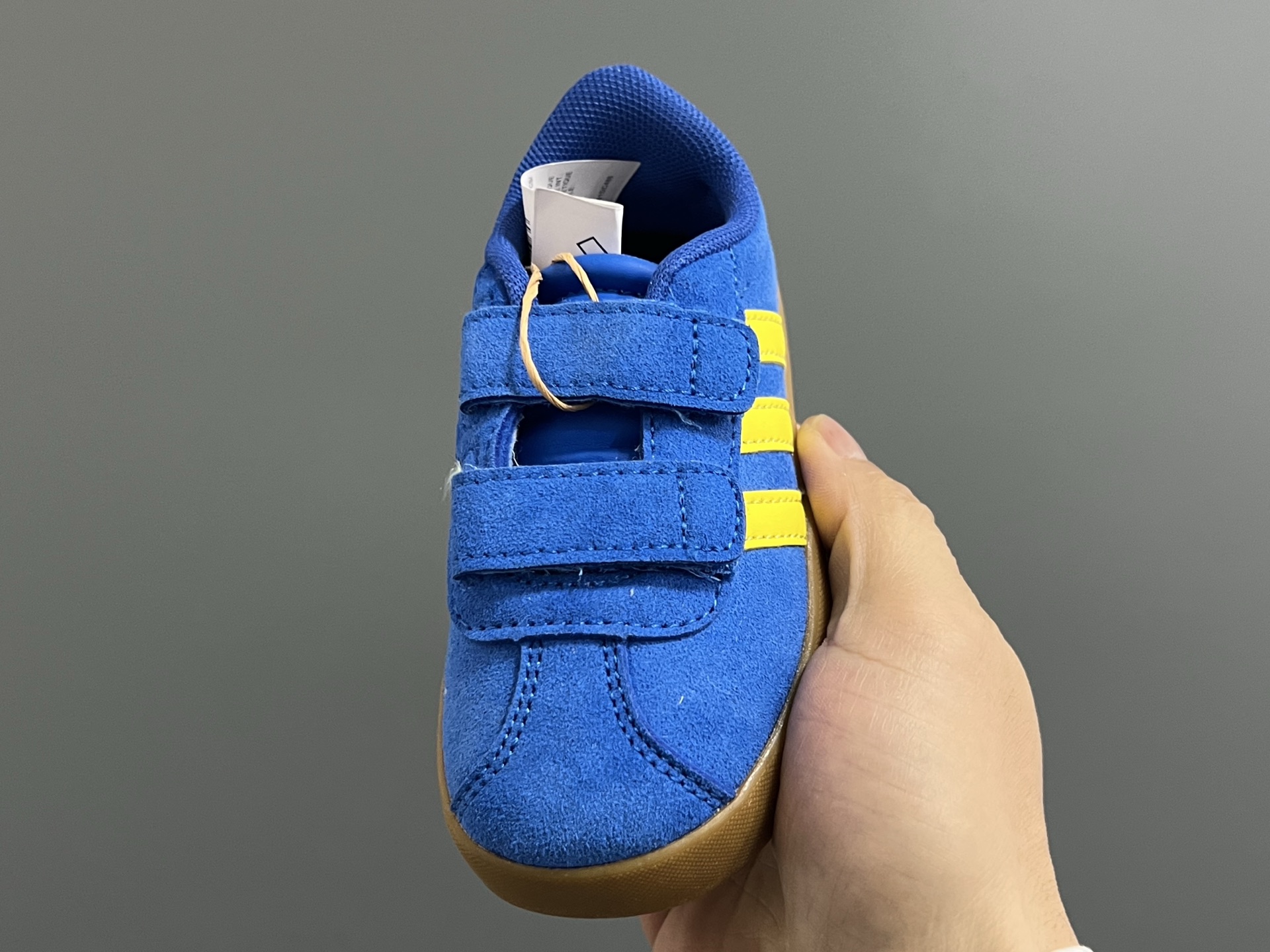 图片[3]-AD学院风儿童魔术贴休闲鞋22-37码 22-27码双扣魔术贴 28-37码魔术贴➕松紧带 优质皮料，质感超高级‼️魔术贴设计，穿脱方便✌🏻 耐磨防滑大底，满足日常生活👍🏻-选品中心