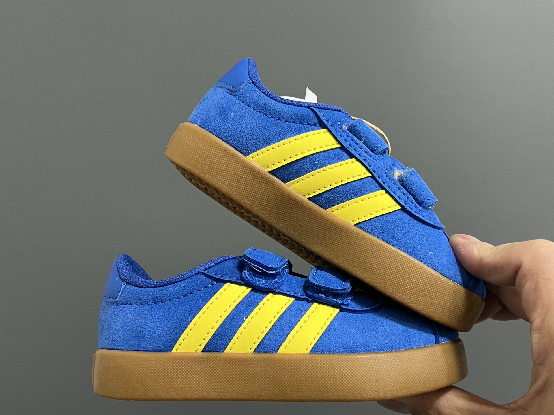 图片[9]-AD学院风儿童魔术贴休闲鞋22-37码 22-27码双扣魔术贴 28-37码魔术贴➕松紧带 优质皮料，质感超高级‼️魔术贴设计，穿脱方便✌🏻 耐磨防滑大底，满足日常生活👍🏻-选品中心