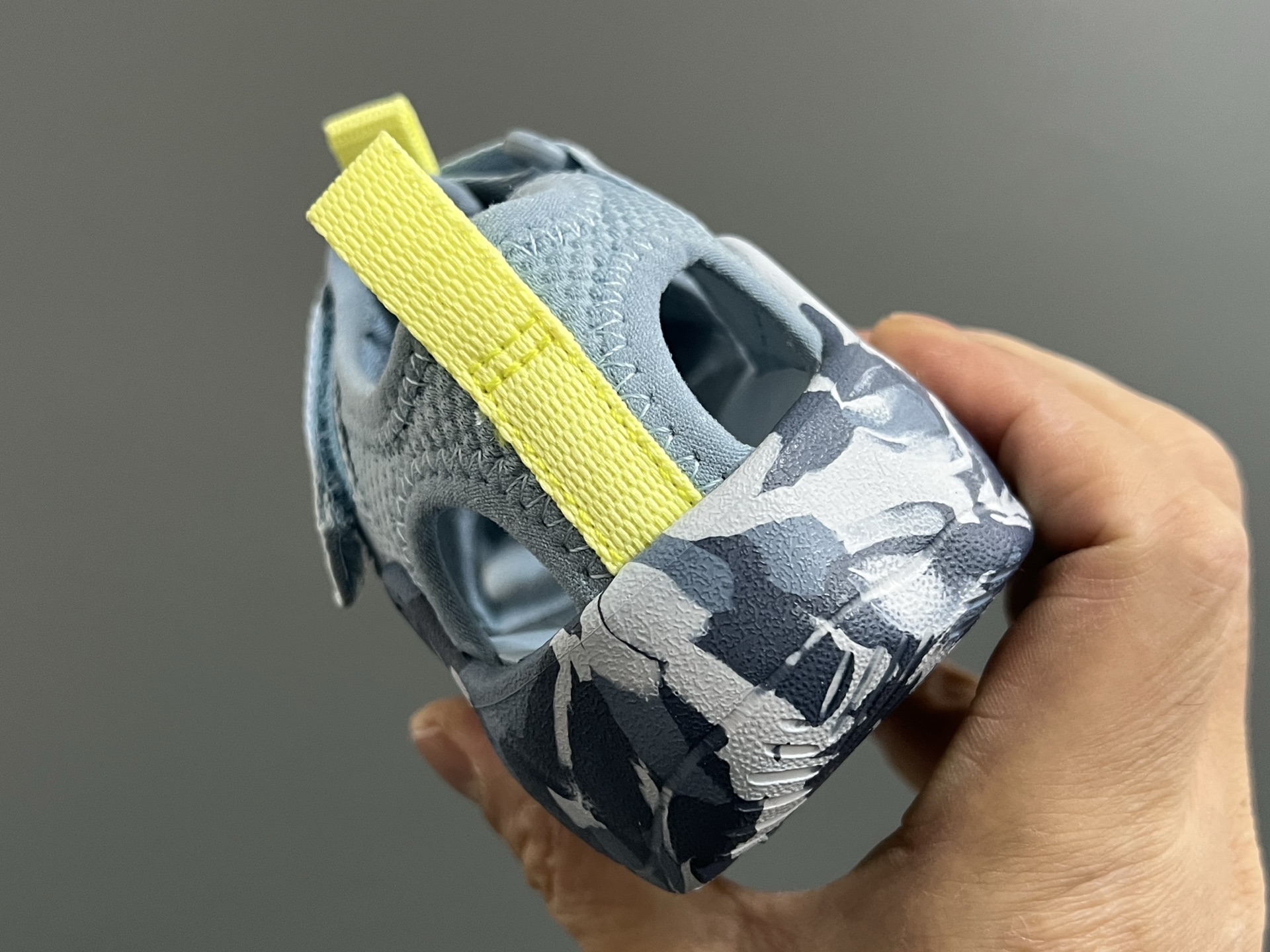 图片[7]-KEEN 潮牌新款Hyperport H2超轻涉水儿童户外溯溪鞋凉鞋 尺码：24-35码 潮牌KEEN溯溪⛺️新款🆕 原装高端1：1定制版👍🏻 放心入就对啦✌🏻 溯溪两穿凉鞋，超级实穿✔️ 彩虹色系搭配，超级夏天🏝️-选品中心