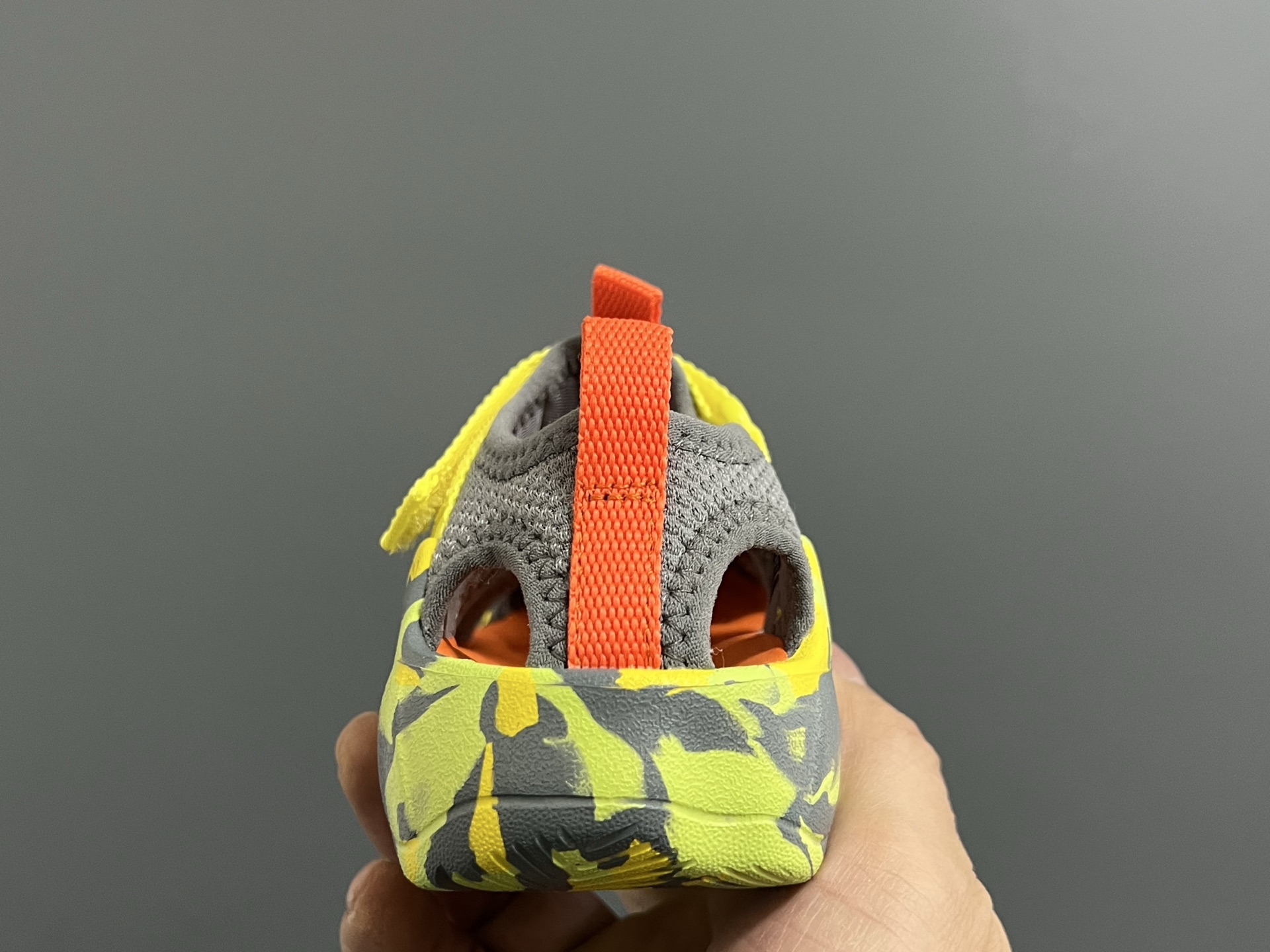 图片[7]-KEEN 潮牌新款Hyperport H2超轻涉水儿童户外溯溪鞋凉鞋 尺码：24-35码 潮牌KEEN溯溪⛺️新款🆕 原装高端1：1定制版👍🏻 放心入就对啦✌🏻 溯溪两穿凉鞋，超级实穿✔️ 彩虹色系搭配，超级夏天🏝️-选品中心