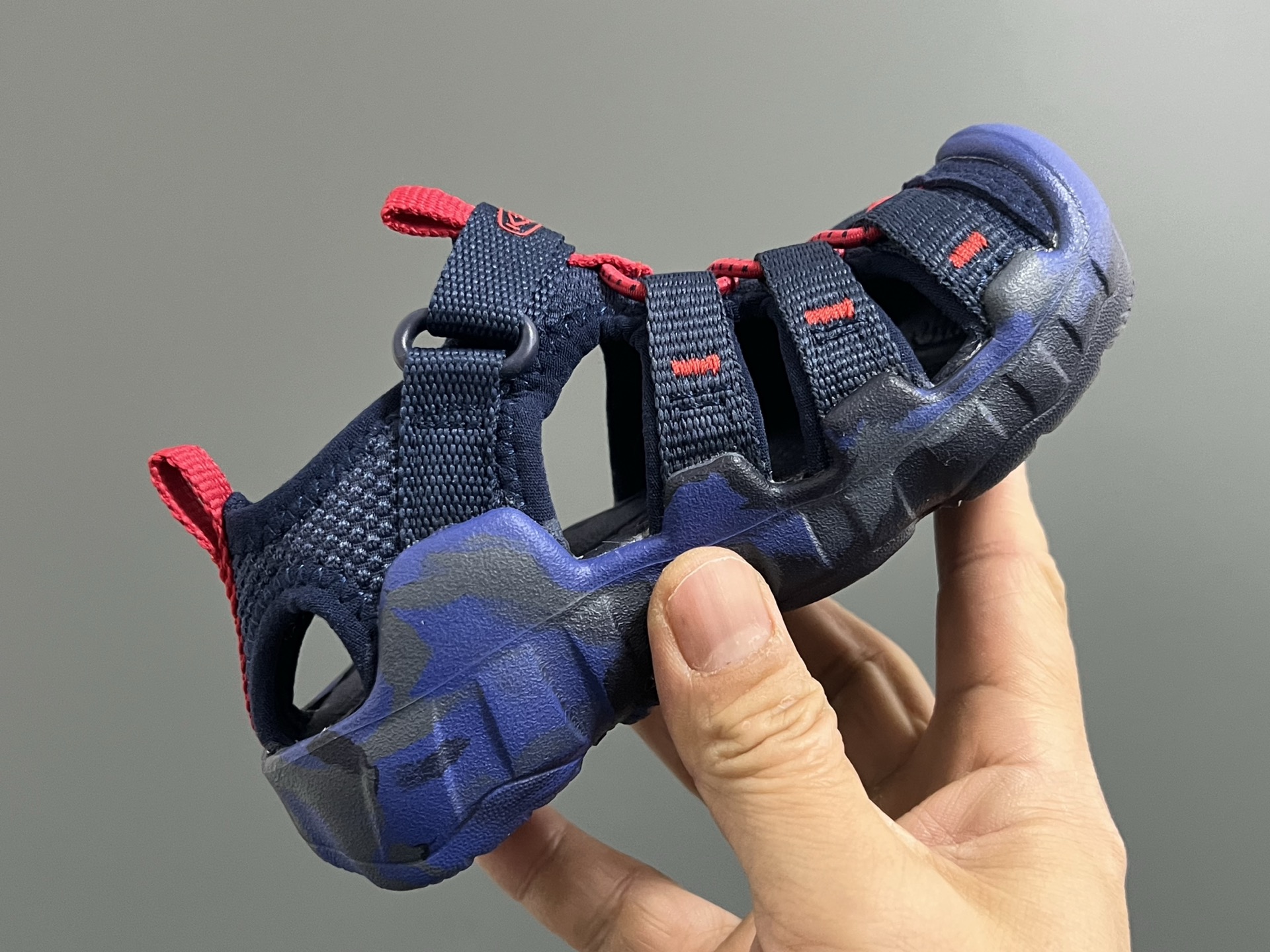 图片[5]-KEEN 潮牌新款Hyperport H2超轻涉水儿童户外溯溪鞋凉鞋 尺码：24-35码 潮牌KEEN溯溪⛺️新款🆕 原装高端1：1定制版👍🏻 放心入就对啦✌🏻 溯溪两穿凉鞋，超级实穿✔️ 彩虹色系搭配，超级夏天🏝️-选品中心