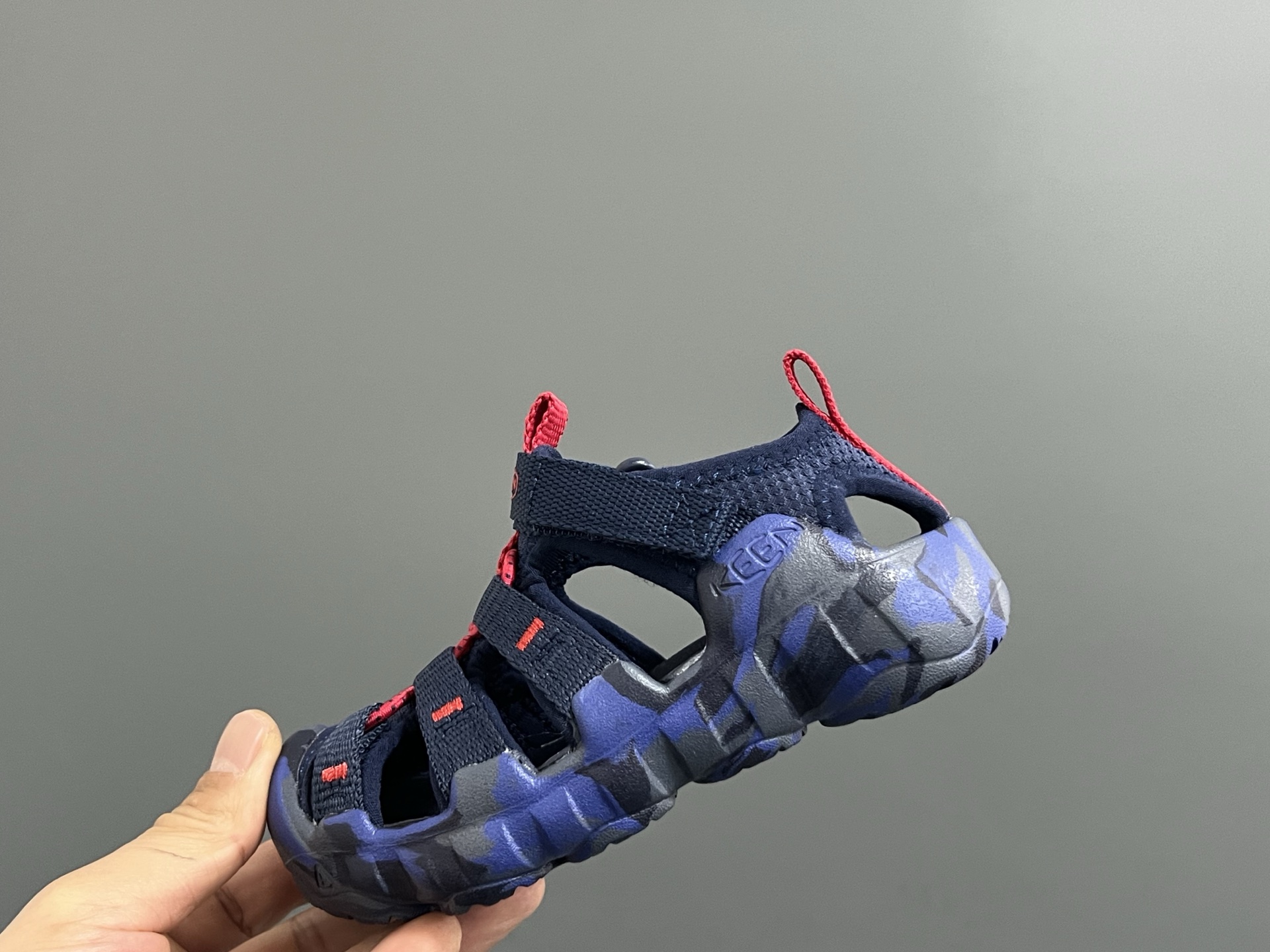 图片[8]-KEEN 潮牌新款Hyperport H2超轻涉水儿童户外溯溪鞋凉鞋 尺码：24-35码 潮牌KEEN溯溪⛺️新款🆕 原装高端1：1定制版👍🏻 放心入就对啦✌🏻 溯溪两穿凉鞋，超级实穿✔️ 彩虹色系搭配，超级夏天🏝️-选品中心