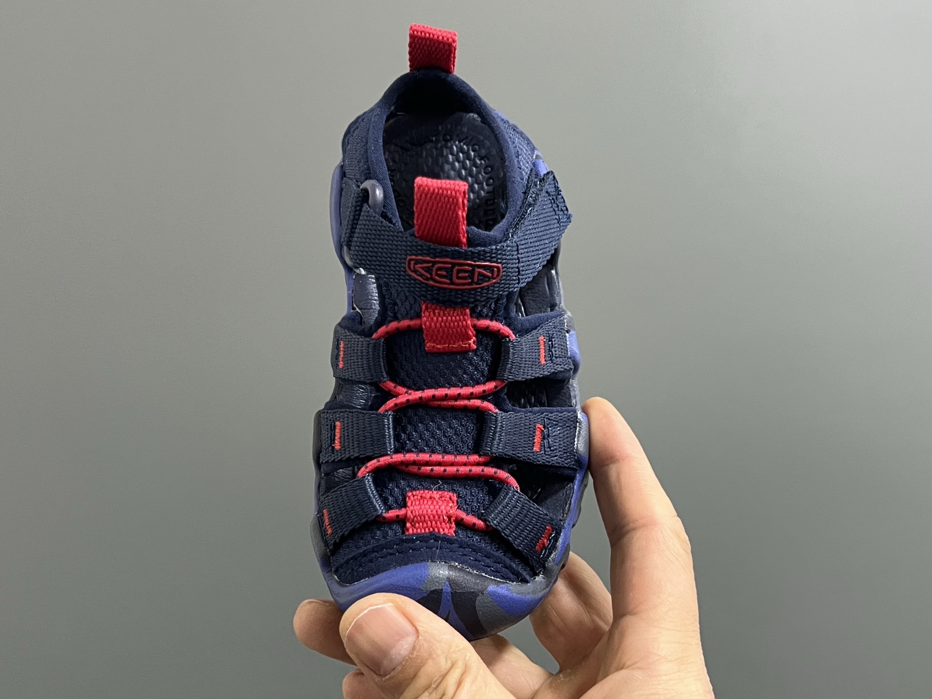 图片[7]-KEEN 潮牌新款Hyperport H2超轻涉水儿童户外溯溪鞋凉鞋 尺码：24-35码 潮牌KEEN溯溪⛺️新款🆕 原装高端1：1定制版👍🏻 放心入就对啦✌🏻 溯溪两穿凉鞋，超级实穿✔️ 彩虹色系搭配，超级夏天🏝️-选品中心