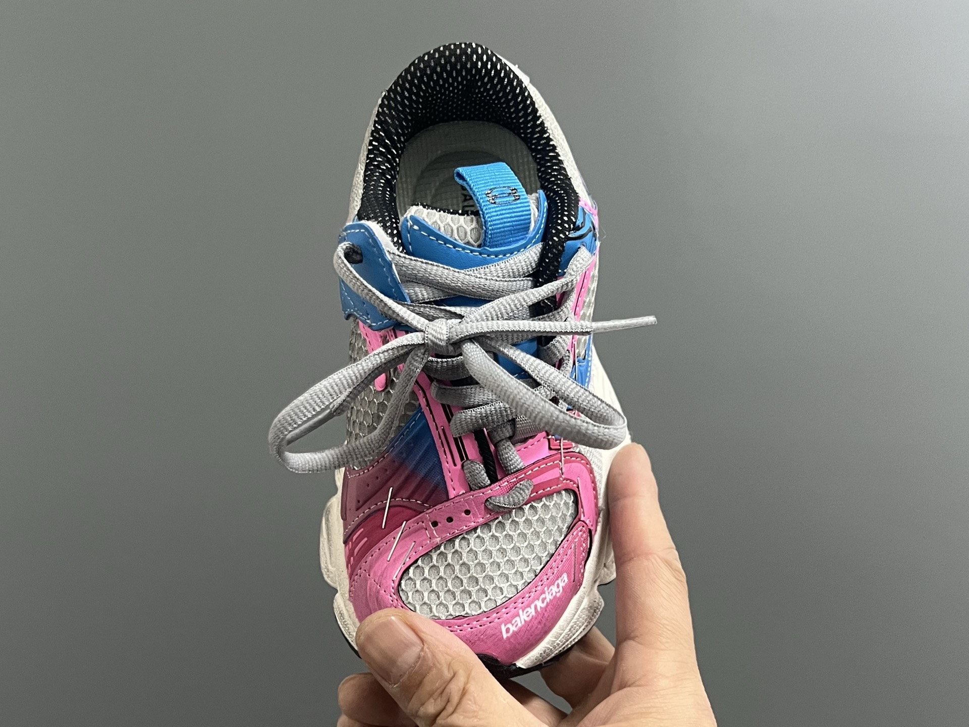 图片[8]-巴黎新款订书机同款魔术贴儿童老爹鞋 尺码：26-37码 经典巴黎世家同款老爹🆕 魔术贴设计，穿脱方便✌🏻 耐磨防滑大底，脚感超赞👍🏻-选品中心