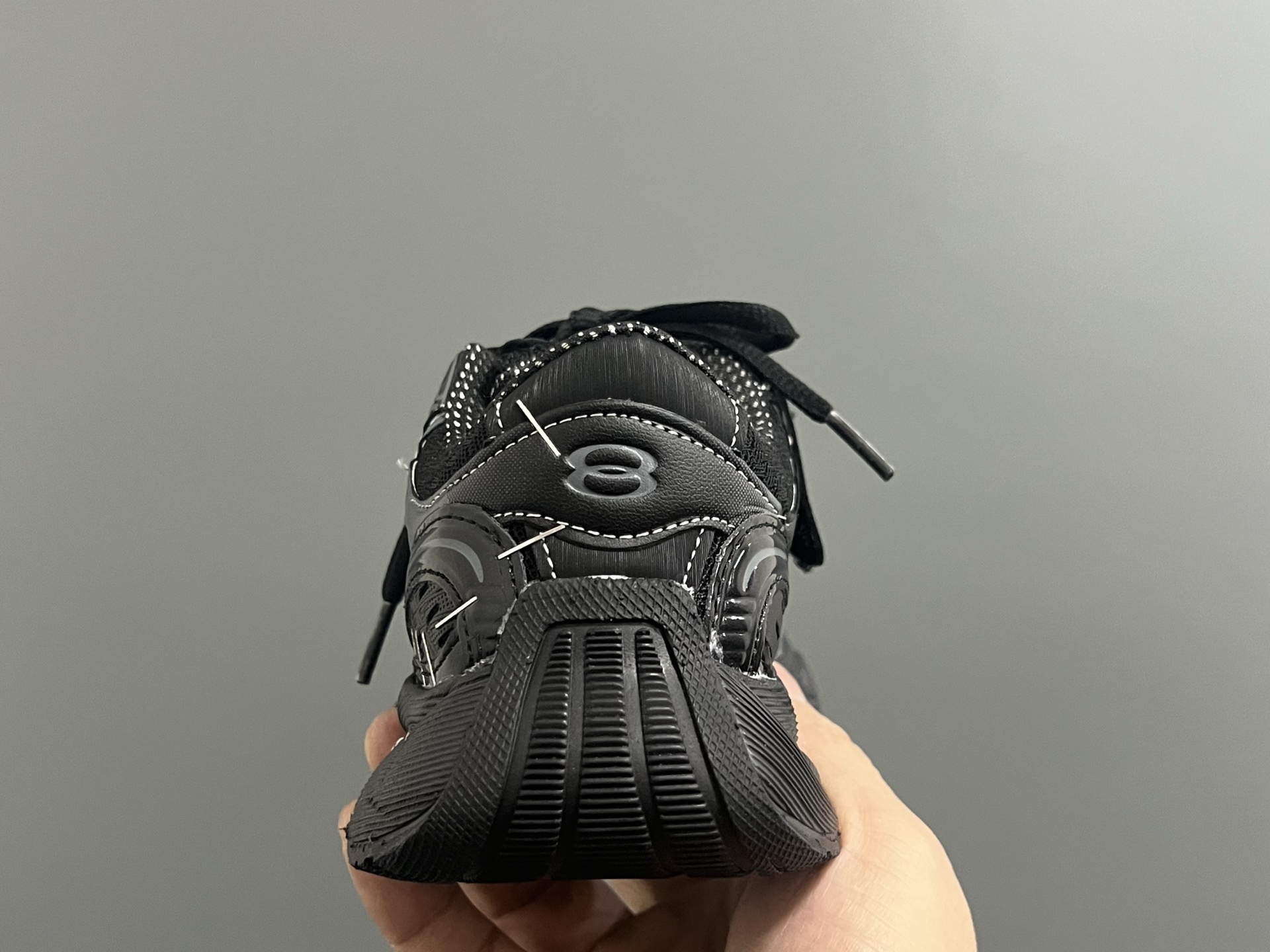 图片[7]-巴黎新款订书机同款魔术贴儿童老爹鞋 尺码：26-37码 经典巴黎世家同款老爹🆕 魔术贴设计，穿脱方便✌🏻 耐磨防滑大底，脚感超赞👍🏻-选品中心