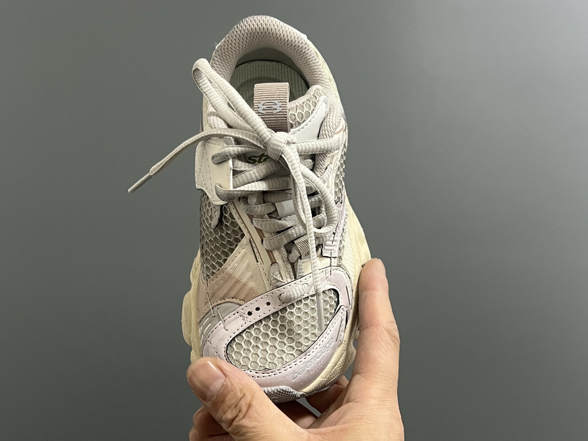 图片[8]-巴黎新款订书机同款魔术贴儿童老爹鞋 尺码：26-37码 经典巴黎世家同款老爹🆕 魔术贴设计，穿脱方便✌🏻 耐磨防滑大底，脚感超赞👍🏻-选品中心