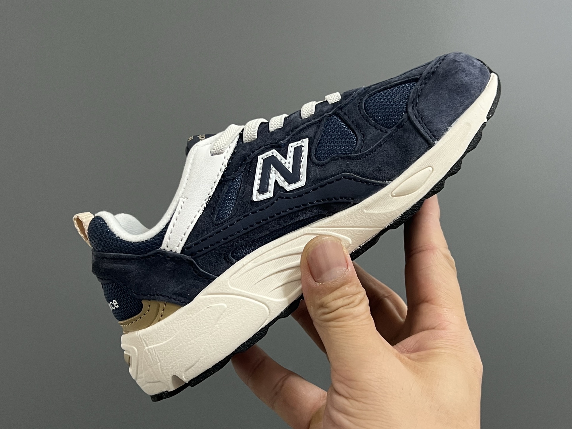 图片[6]-牛B新款878松紧带复古儿童运动鞋 尺码：26-37码 经典878款式🆕 松紧带设计，穿脱便捷✌🏻 耐磨防滑大底，脚感不言而喻☁️ 优质面料拼接，质感超高级！-选品中心