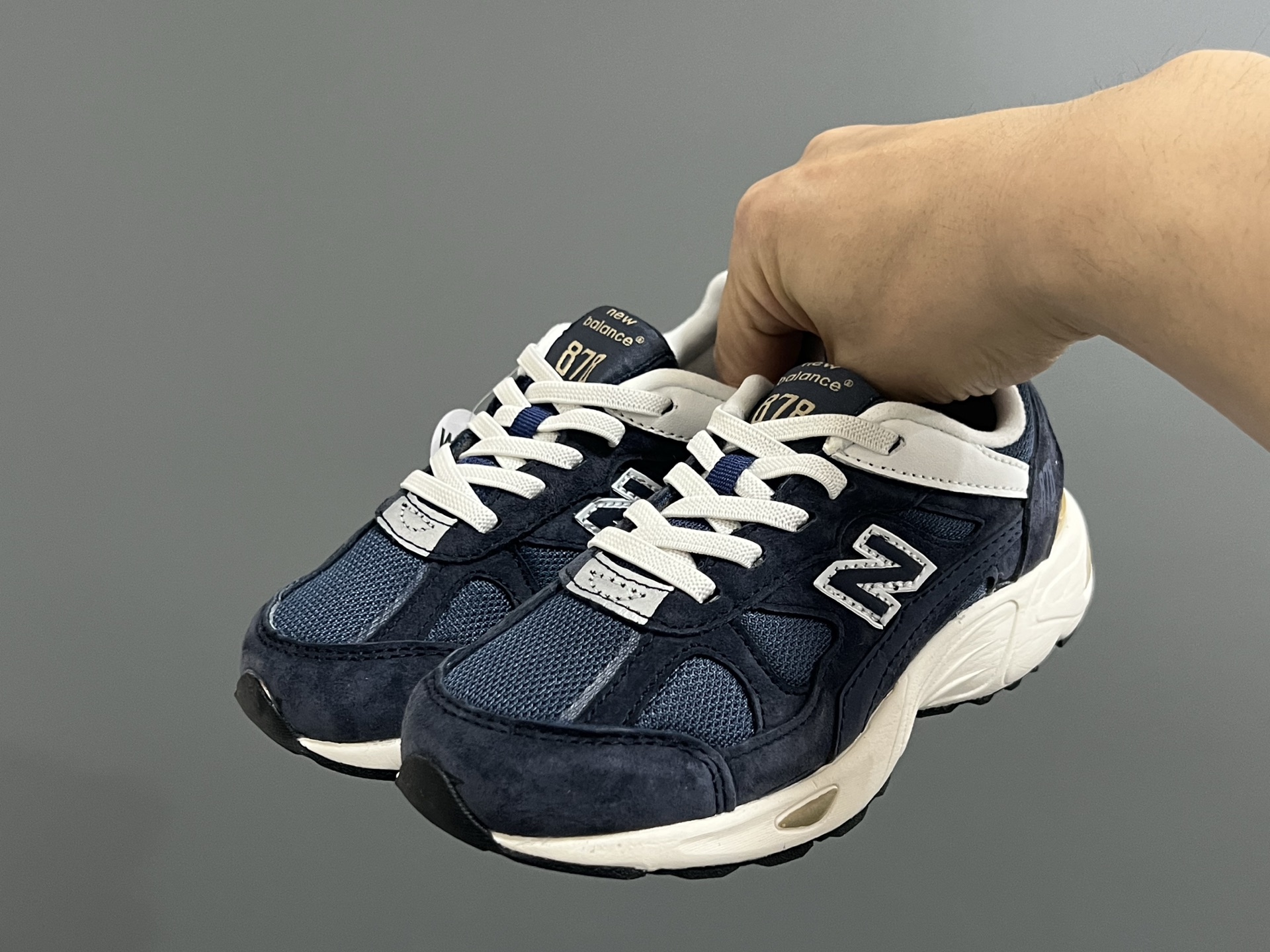 图片[2]-牛B新款878松紧带复古儿童运动鞋 尺码：26-37码 经典878款式🆕 松紧带设计，穿脱便捷✌🏻 耐磨防滑大底，脚感不言而喻☁️ 优质面料拼接，质感超高级！-选品中心