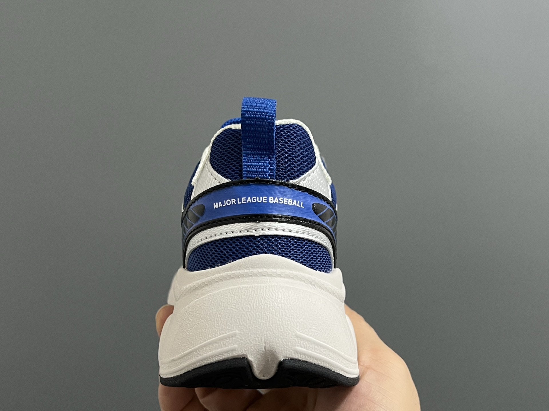 图片[7]-M家春夏新款旋钮网面儿童复古跑鞋 尺码：26-37码 经典MLB系列❤️ 百搭又时髦✨ 精致旋转扣设计，穿脱超方便✌🏻 优质面料拼接，质感满满💯 耐磨防滑大底，满足日常需求✔️-选品中心