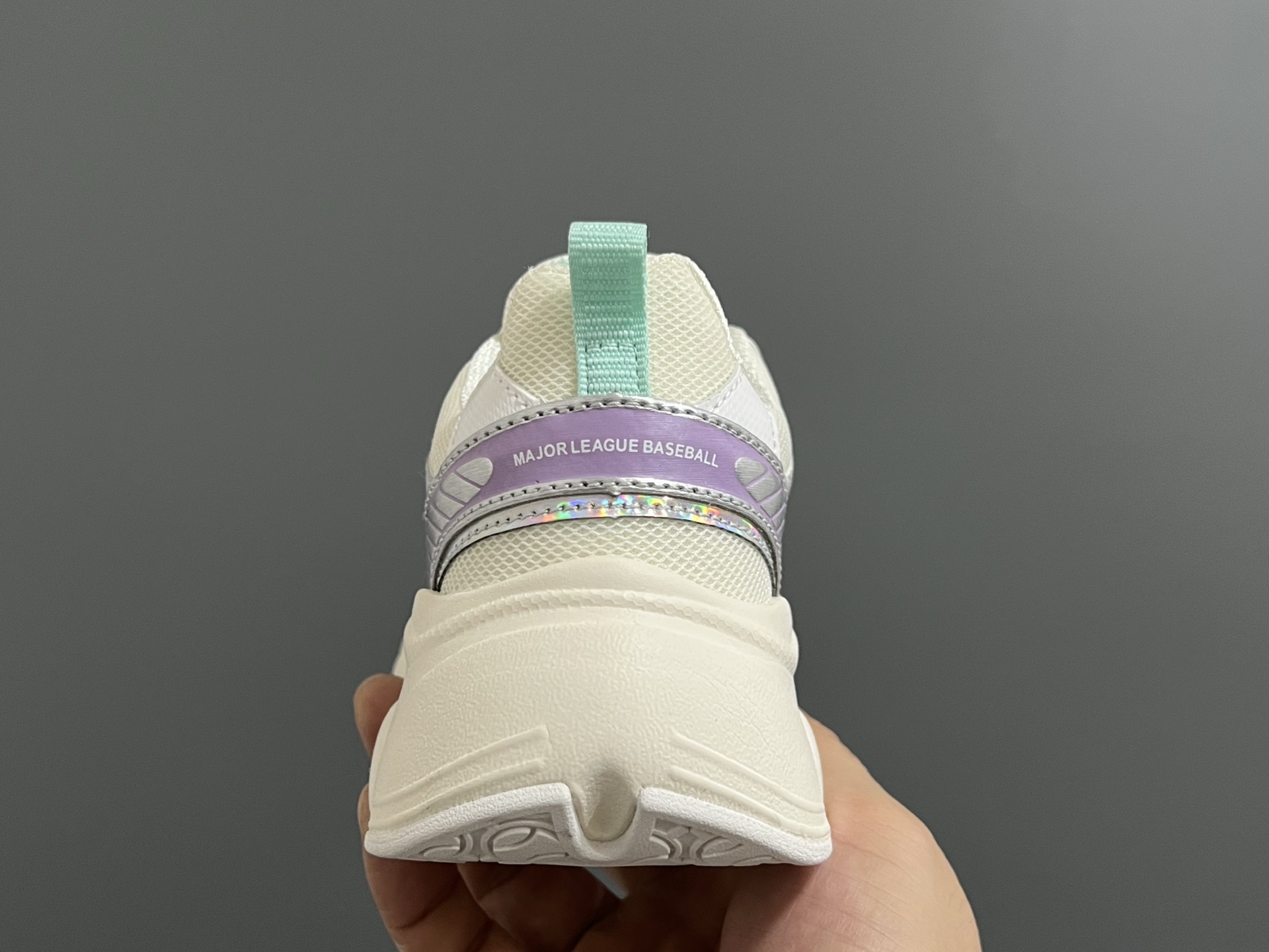 图片[5]-M家春夏新款旋钮网面儿童复古跑鞋 尺码：26-37码 经典MLB系列❤️ 百搭又时髦✨ 精致旋转扣设计，穿脱超方便✌🏻 优质面料拼接，质感满满💯 耐磨防滑大底，满足日常需求✔️-选品中心