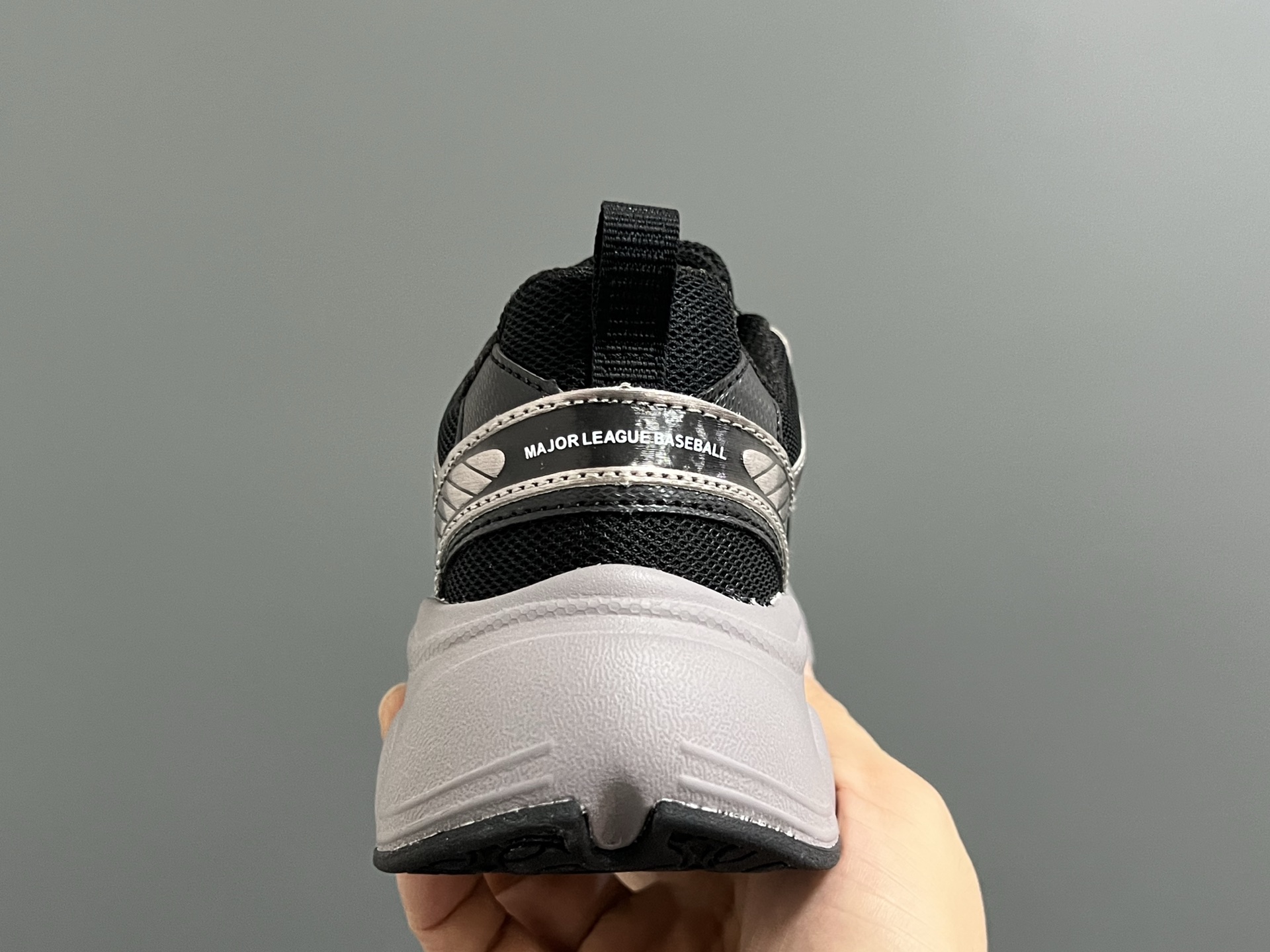 图片[7]-M家春夏新款旋钮网面儿童复古跑鞋 尺码：26-37码 经典MLB系列❤️ 百搭又时髦✨ 精致旋转扣设计，穿脱超方便✌🏻 优质面料拼接，质感满满💯 耐磨防滑大底，满足日常需求✔️-选品中心