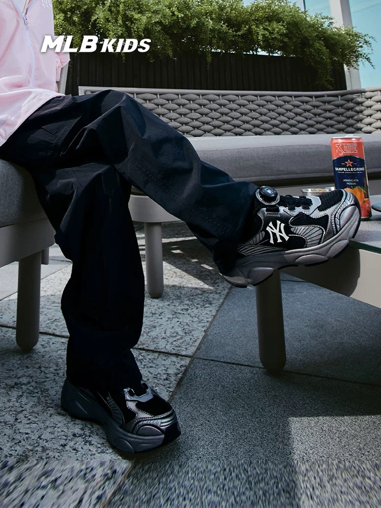 图片[8]-M家春夏新款旋钮网面儿童复古跑鞋 尺码：26-37码 经典MLB系列❤️ 百搭又时髦✨ 精致旋转扣设计，穿脱超方便✌🏻 优质面料拼接，质感满满💯 耐磨防滑大底，满足日常需求✔️-选品中心