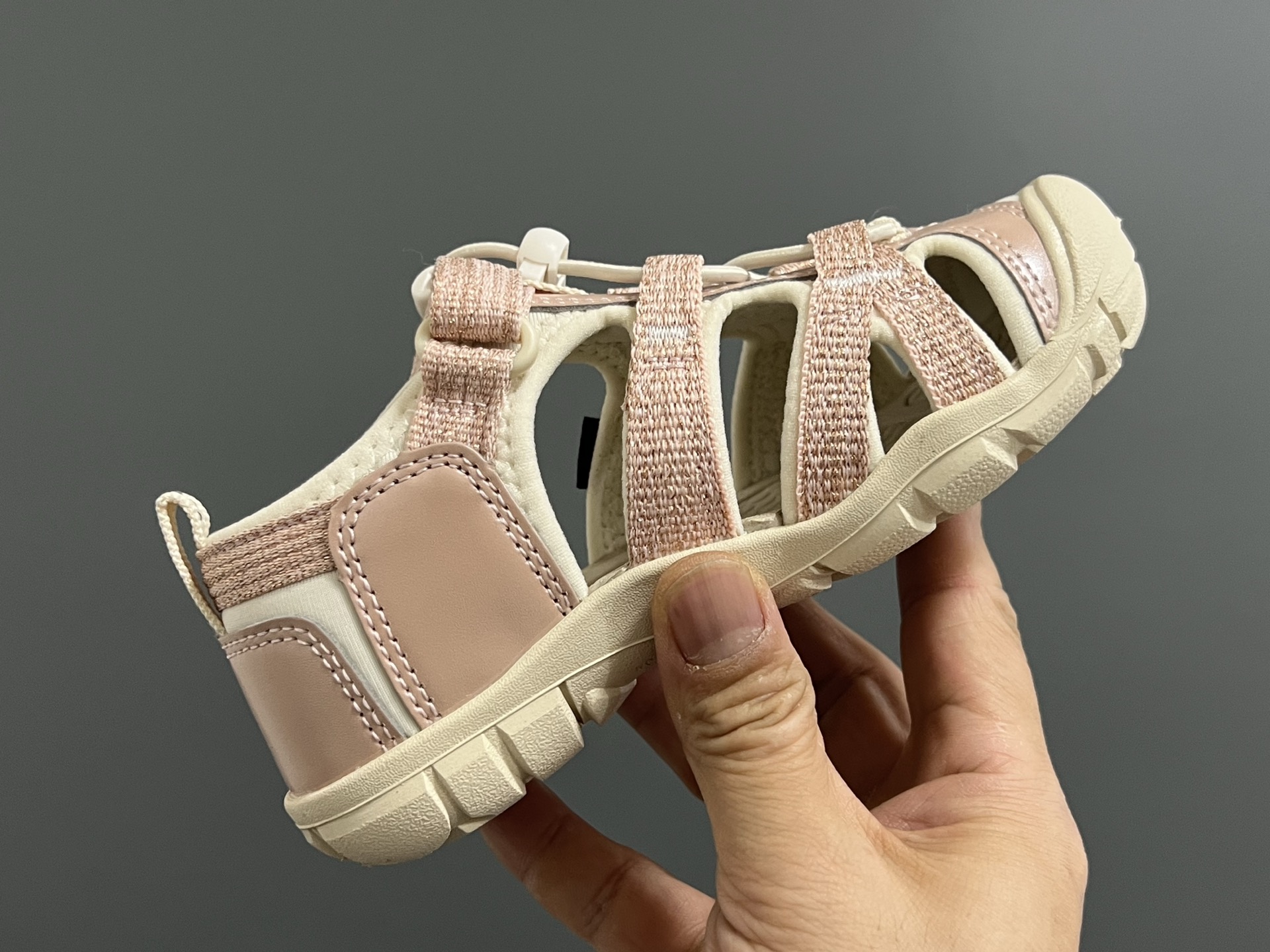 图片[8]-KEEN潮牌二代轻便儿童溯溪两穿凉鞋 尺码：24-37码 潮牌KEEN升级二代轻便凉鞋🆕 超轻超软超好穿✌🏻 溯溪款两穿超便捷✔️ 魔术贴设计，穿脱超方便👍🏻-选品中心