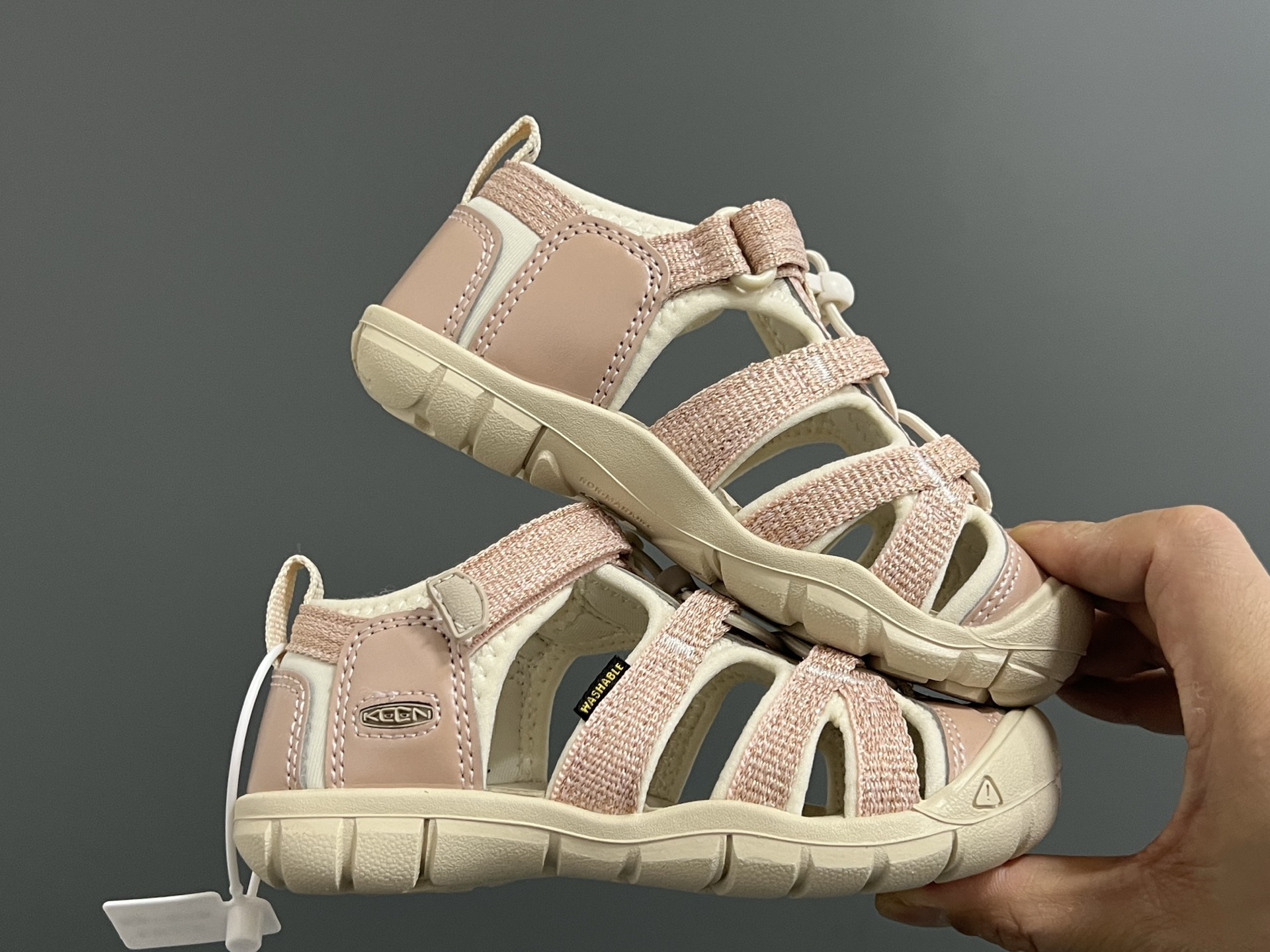 图片[9]-KEEN潮牌二代轻便儿童溯溪两穿凉鞋 尺码：24-37码 潮牌KEEN升级二代轻便凉鞋🆕 超轻超软超好穿✌🏻 溯溪款两穿超便捷✔️ 魔术贴设计，穿脱超方便👍🏻-选品中心