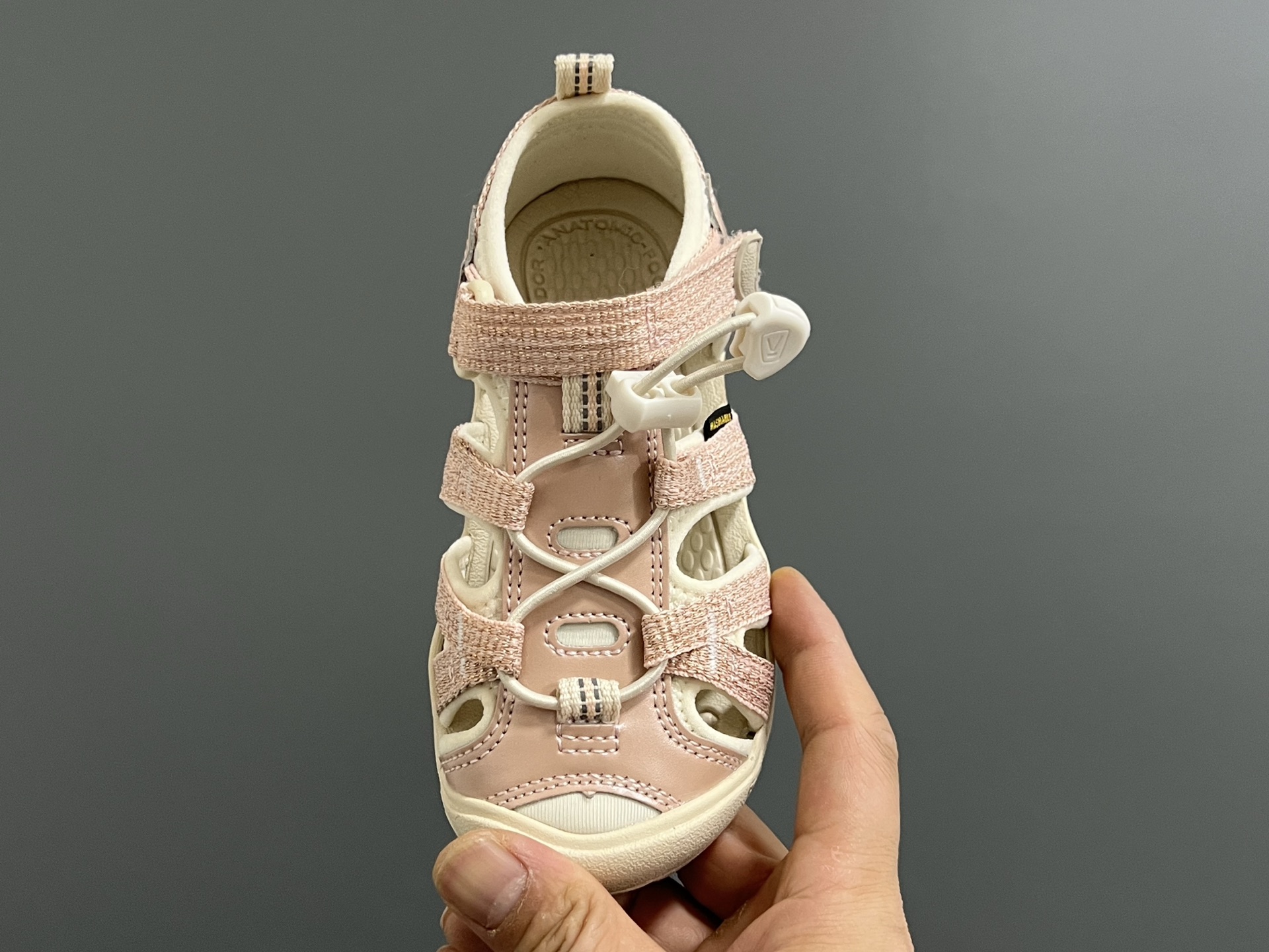 图片[6]-KEEN潮牌二代轻便儿童溯溪两穿凉鞋 尺码：24-37码 潮牌KEEN升级二代轻便凉鞋🆕 超轻超软超好穿✌🏻 溯溪款两穿超便捷✔️ 魔术贴设计，穿脱超方便👍🏻-选品中心