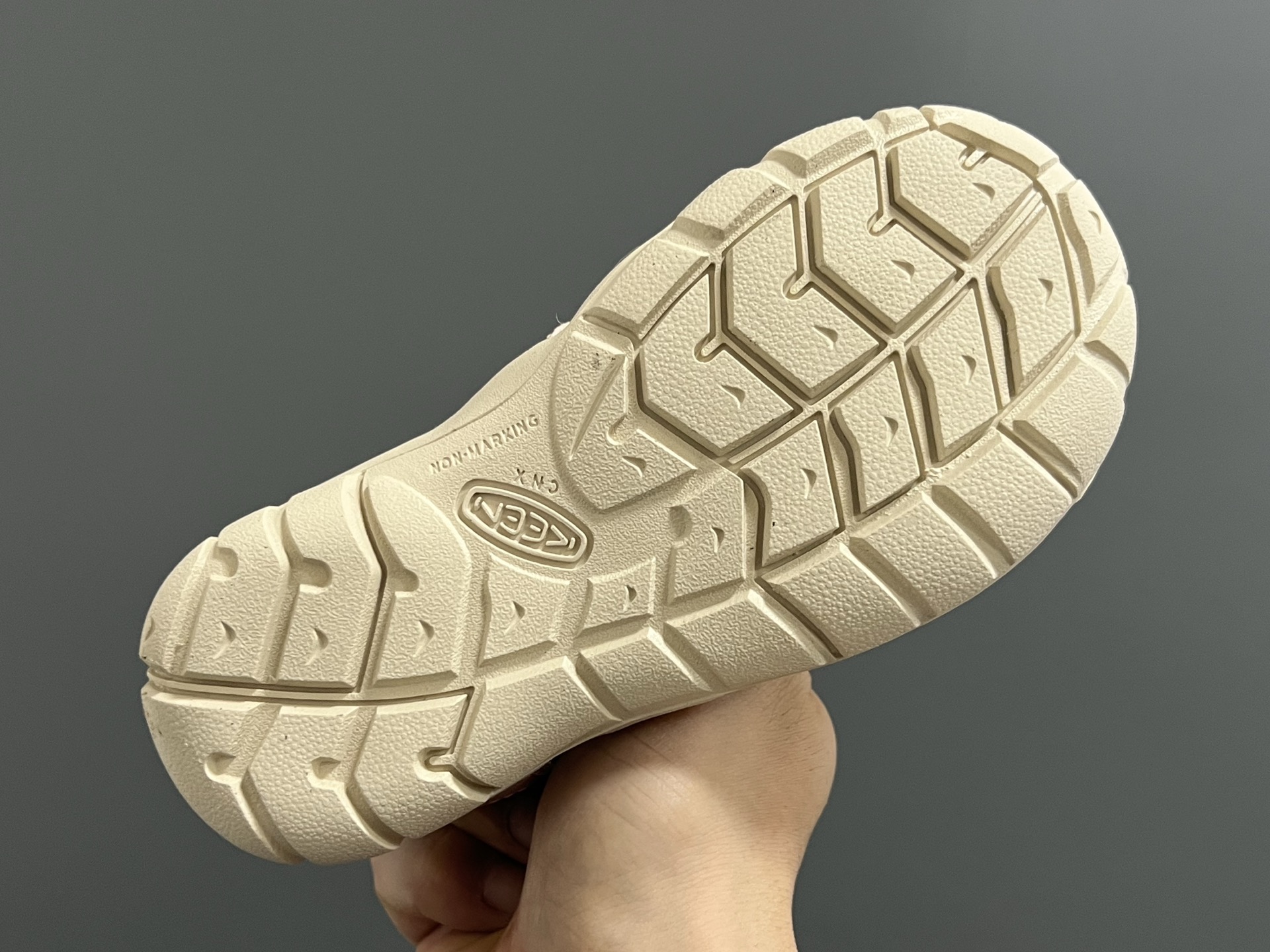 图片[5]-KEEN潮牌二代轻便儿童溯溪两穿凉鞋 尺码：24-37码 潮牌KEEN升级二代轻便凉鞋🆕 超轻超软超好穿✌🏻 溯溪款两穿超便捷✔️ 魔术贴设计，穿脱超方便👍🏻-选品中心