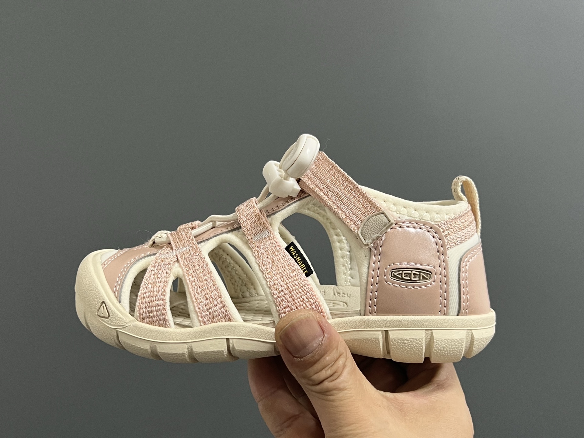 图片[4]-KEEN潮牌二代轻便儿童溯溪两穿凉鞋 尺码：24-37码 潮牌KEEN升级二代轻便凉鞋🆕 超轻超软超好穿✌🏻 溯溪款两穿超便捷✔️ 魔术贴设计，穿脱超方便👍🏻-选品中心