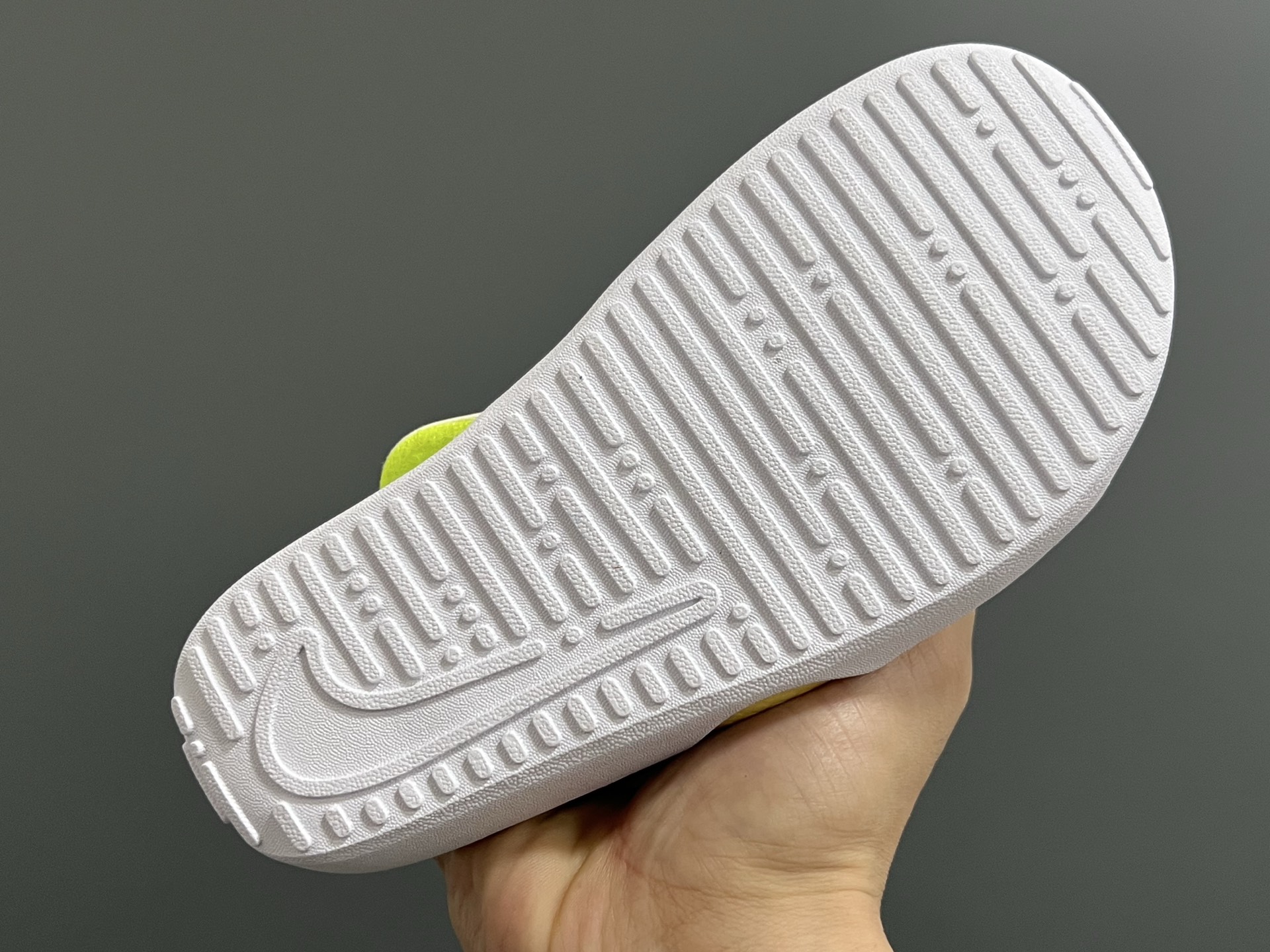 图片[5]-NK新款阳光SUNRAY PROTECT 4代儿童沙滩镂空凉鞋 尺码：22-35码 高端1：1原版定制 优质皮料镂空设计，透气又舒适☁️ 飞翼魔术贴设计，穿脱方便✌🏻 超软内垫，脚感超舒适✔️ 耐磨防滑大底，脚感不言而喻👍🏻-选品中心