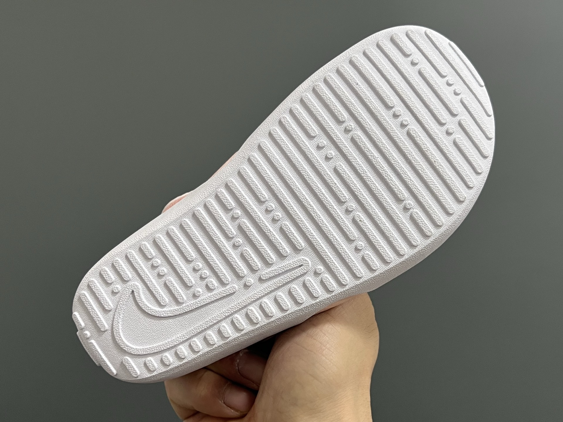 图片[6]-NK新款阳光SUNRAY PROTECT 4代儿童沙滩镂空凉鞋 尺码：22-35码 高端1：1原版定制 优质皮料镂空设计，透气又舒适☁️ 飞翼魔术贴设计，穿脱方便✌🏻 超软内垫，脚感超舒适✔️ 耐磨防滑大底，脚感不言而喻👍🏻-选品中心