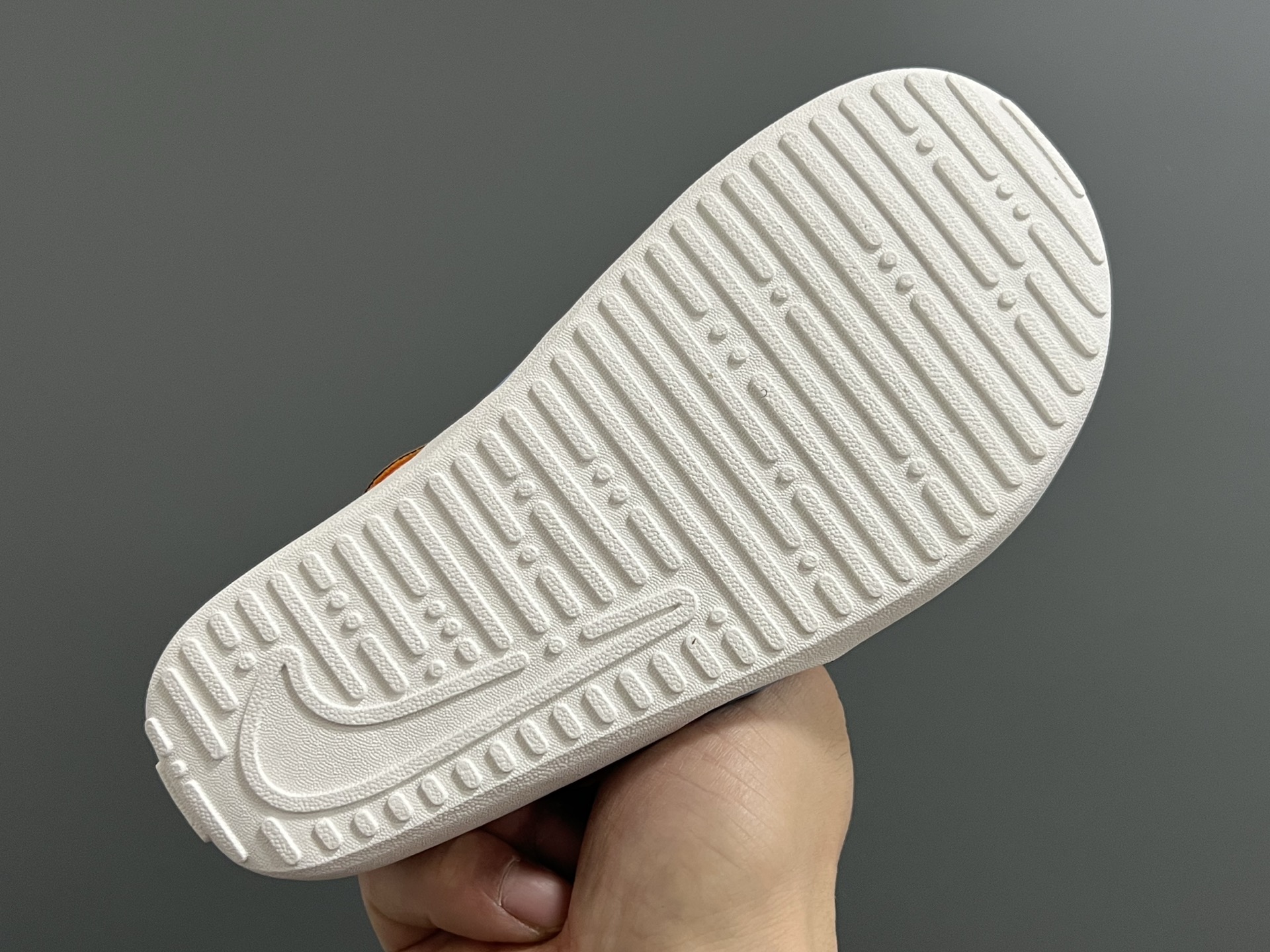 图片[5]-NK新款阳光SUNRAY PROTECT 4代儿童沙滩镂空凉鞋 尺码：22-35码 高端1：1原版定制 优质皮料镂空设计，透气又舒适☁️ 飞翼魔术贴设计，穿脱方便✌🏻 超软内垫，脚感超舒适✔️ 耐磨防滑大底，脚感不言而喻👍🏻-选品中心