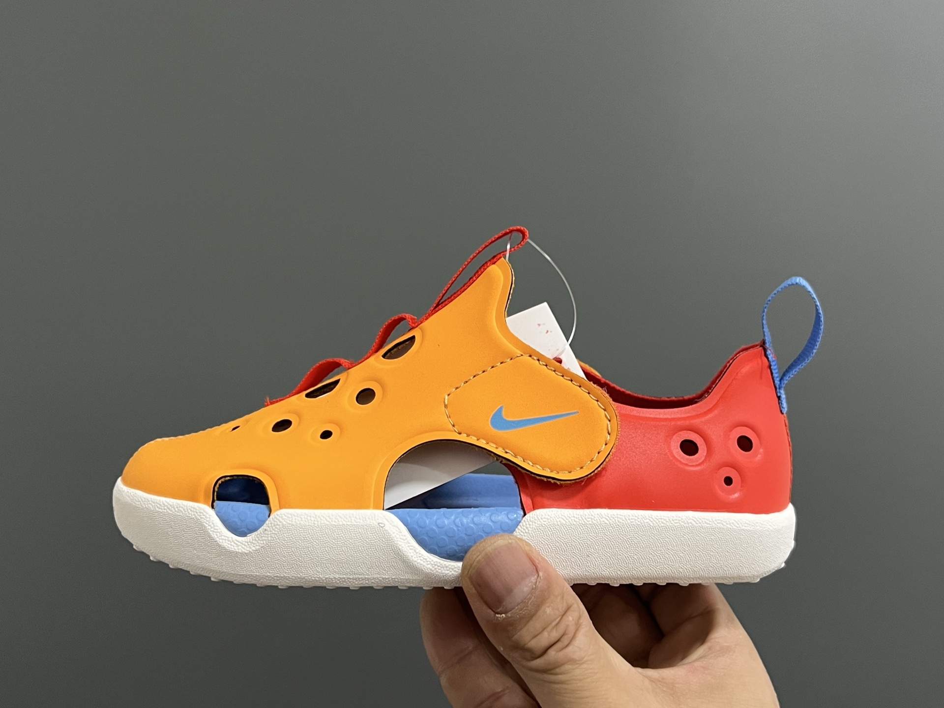 图片[4]-NK新款阳光SUNRAY PROTECT 4代儿童沙滩镂空凉鞋 尺码：22-35码 高端1：1原版定制 优质皮料镂空设计，透气又舒适☁️ 飞翼魔术贴设计，穿脱方便✌🏻 超软内垫，脚感超舒适✔️ 耐磨防滑大底，脚感不言而喻👍🏻-选品中心