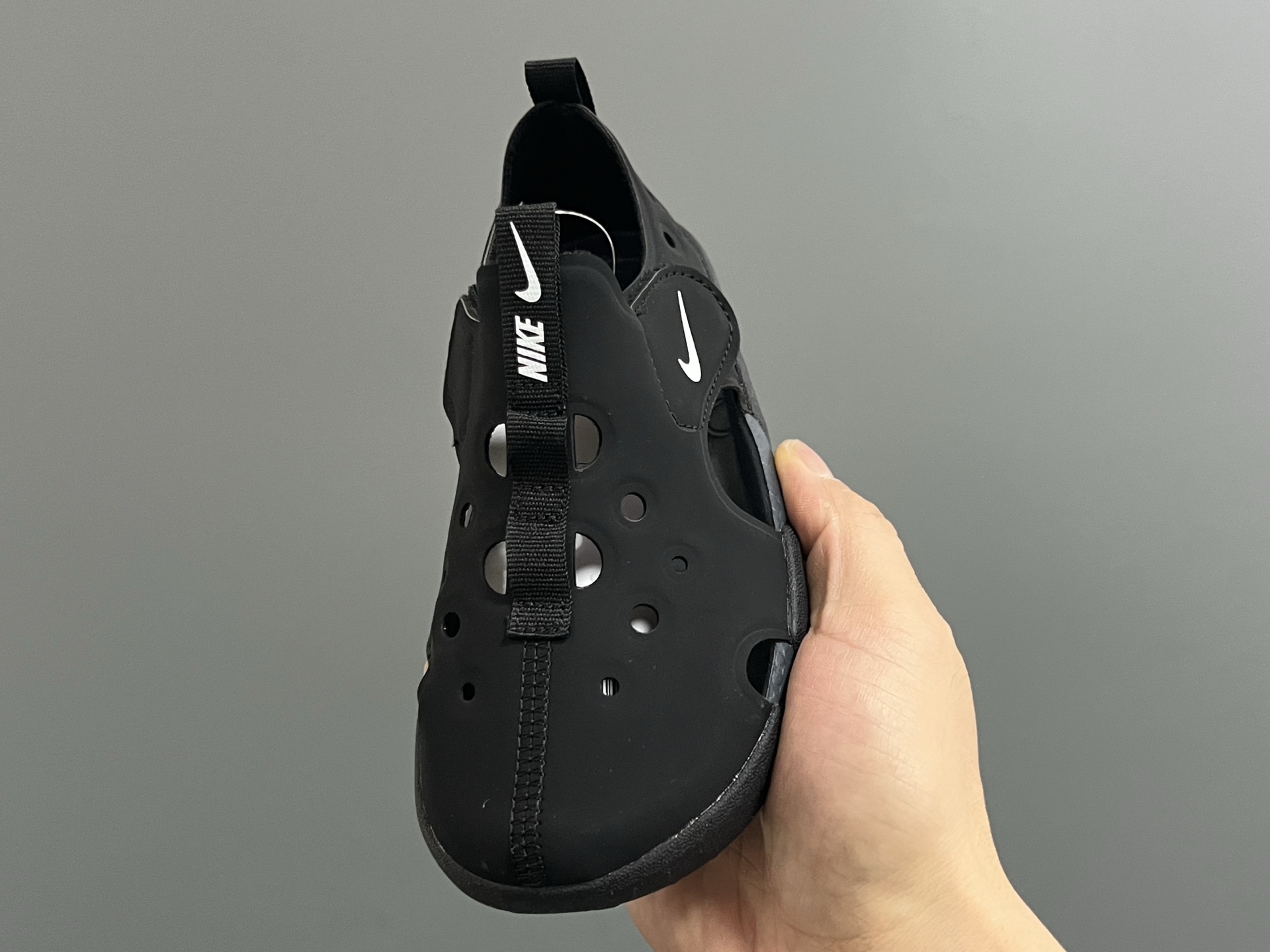 图片[3]-NK新款阳光SUNRAY PROTECT 4代儿童沙滩镂空凉鞋 尺码：22-35码 高端1：1原版定制 优质皮料镂空设计，透气又舒适☁️ 飞翼魔术贴设计，穿脱方便✌🏻 超软内垫，脚感超舒适✔️ 耐磨防滑大底，脚感不言而喻👍🏻-选品中心