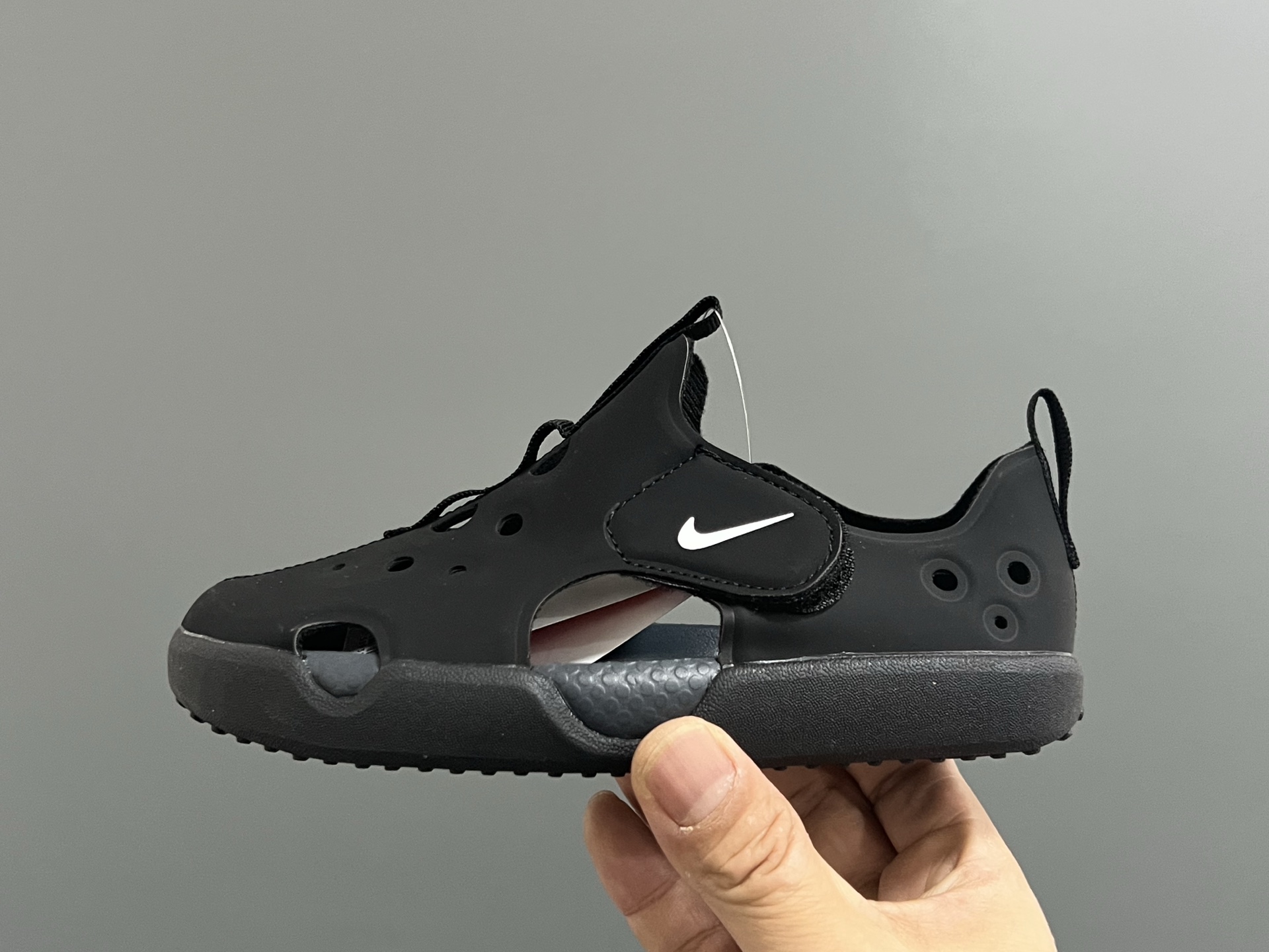 图片[4]-NK新款阳光SUNRAY PROTECT 4代儿童沙滩镂空凉鞋 尺码：22-35码 高端1：1原版定制 优质皮料镂空设计，透气又舒适☁️ 飞翼魔术贴设计，穿脱方便✌🏻 超软内垫，脚感超舒适✔️ 耐磨防滑大底，脚感不言而喻👍🏻-选品中心