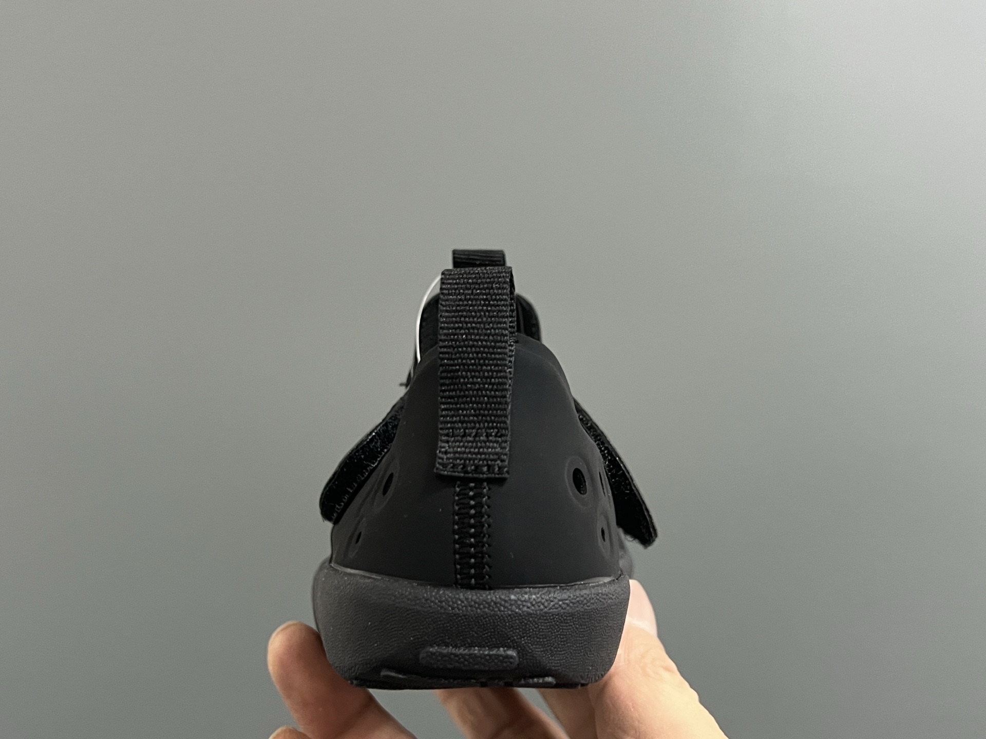 图片[8]-NK新款阳光SUNRAY PROTECT 4代儿童沙滩镂空凉鞋 尺码：22-35码 高端1：1原版定制 优质皮料镂空设计，透气又舒适☁️ 飞翼魔术贴设计，穿脱方便✌🏻 超软内垫，脚感超舒适✔️ 耐磨防滑大底，脚感不言而喻👍🏻-选品中心