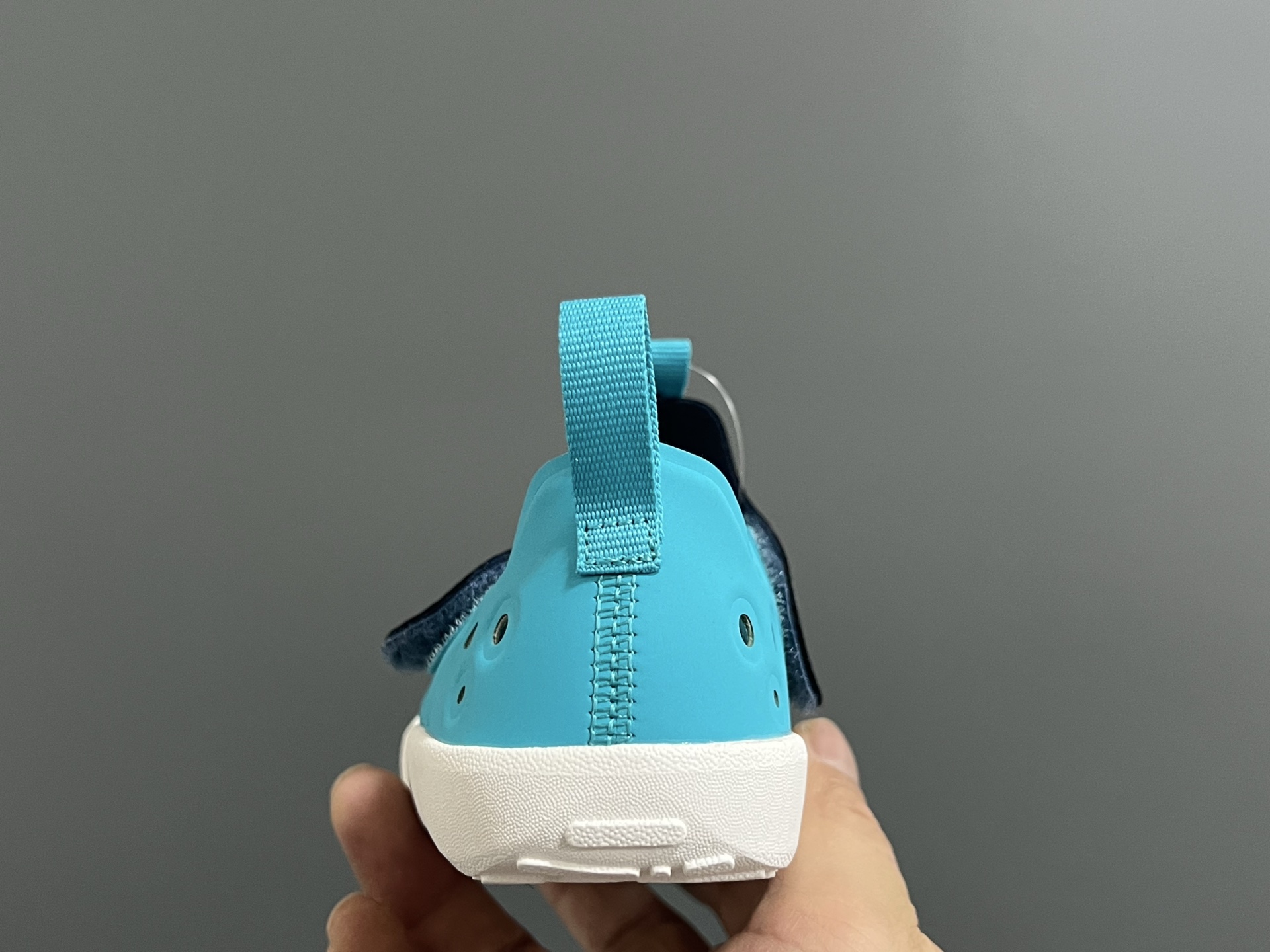 图片[7]-NK新款阳光SUNRAY PROTECT 4代儿童沙滩镂空凉鞋 尺码：22-35码 高端1：1原版定制 优质皮料镂空设计，透气又舒适☁️ 飞翼魔术贴设计，穿脱方便✌🏻 超软内垫，脚感超舒适✔️ 耐磨防滑大底，脚感不言而喻👍🏻-选品中心